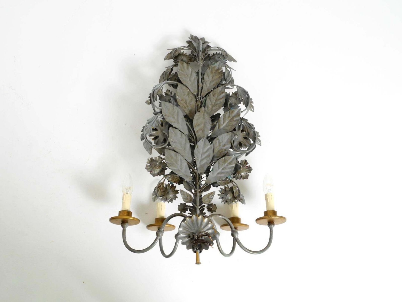 photo vinterior Huge, Beautiful 1960s Hand Painted And Gilded Metal Wall Lamp By Hans Möller