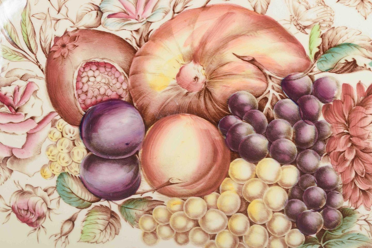 Johnson Bros. Grote Rechthoekige Schaal in Aardewerk. Fruit- en Bloemenmotieven. photo furniture