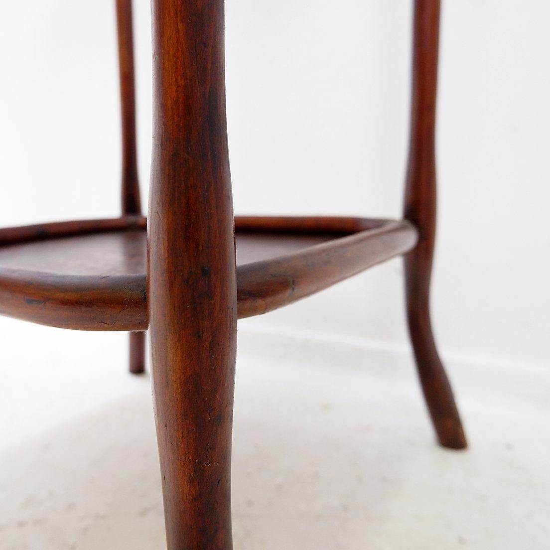 photo vintage Art Nouveau Bentwood Side Table No. 960 By J&J Kohn   1920s