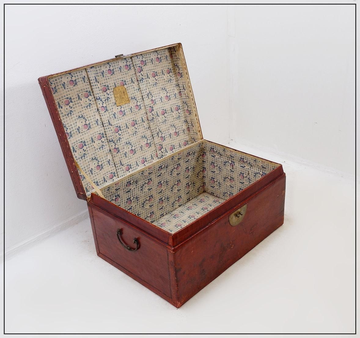 Early 20th Century Chinese Red Lacquered Leather Trunk photo furniture