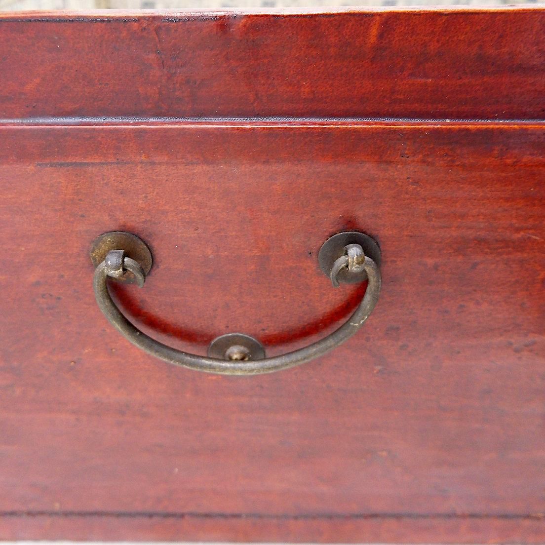 Early 20th Century Chinese Red Lacquered Leather Trunk photo vinterior
