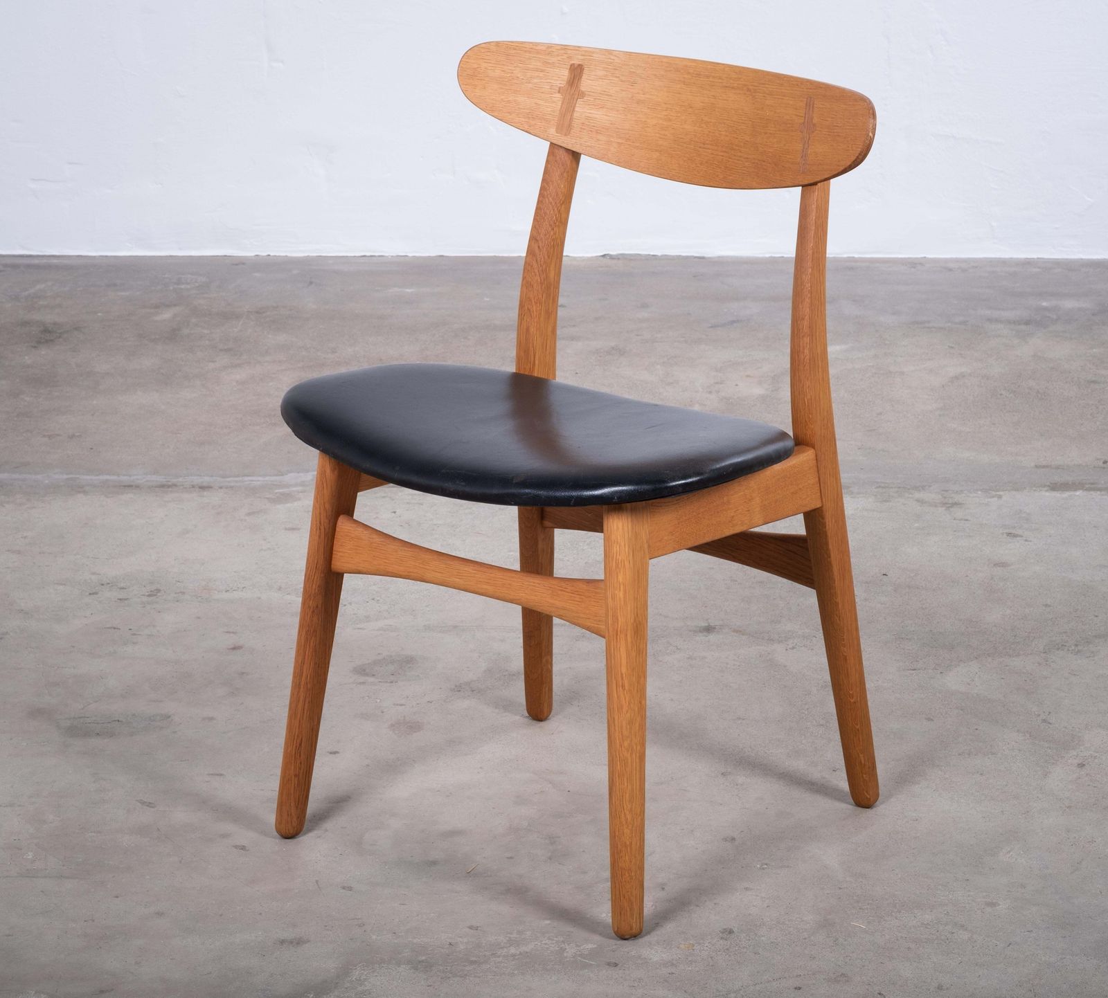 Eiken eetkamerstoel van Hans J. Wegner voor Carl Hansen & Søn, Denemarken, 1952 photo furniture