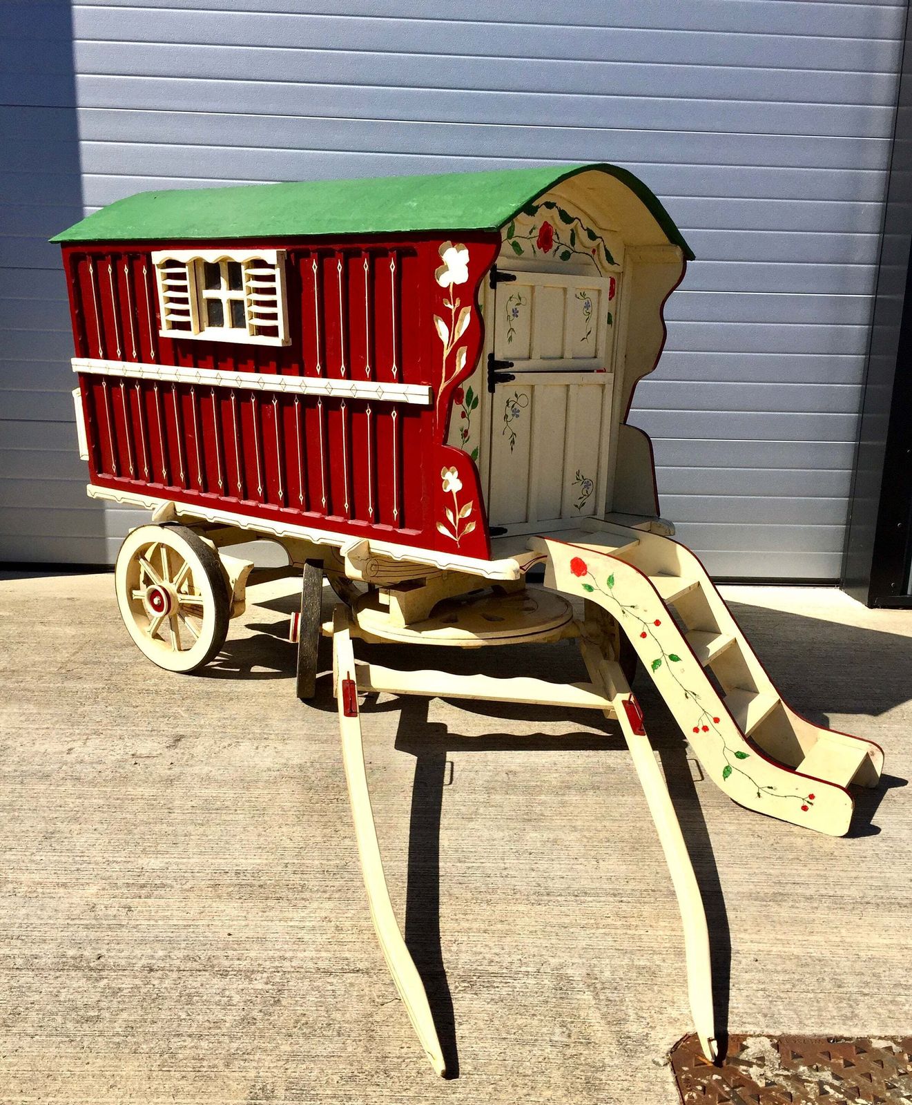 Gypsy Show Wagon (Vardo) – Horse Drawn Irish Cart – Late 20th Century