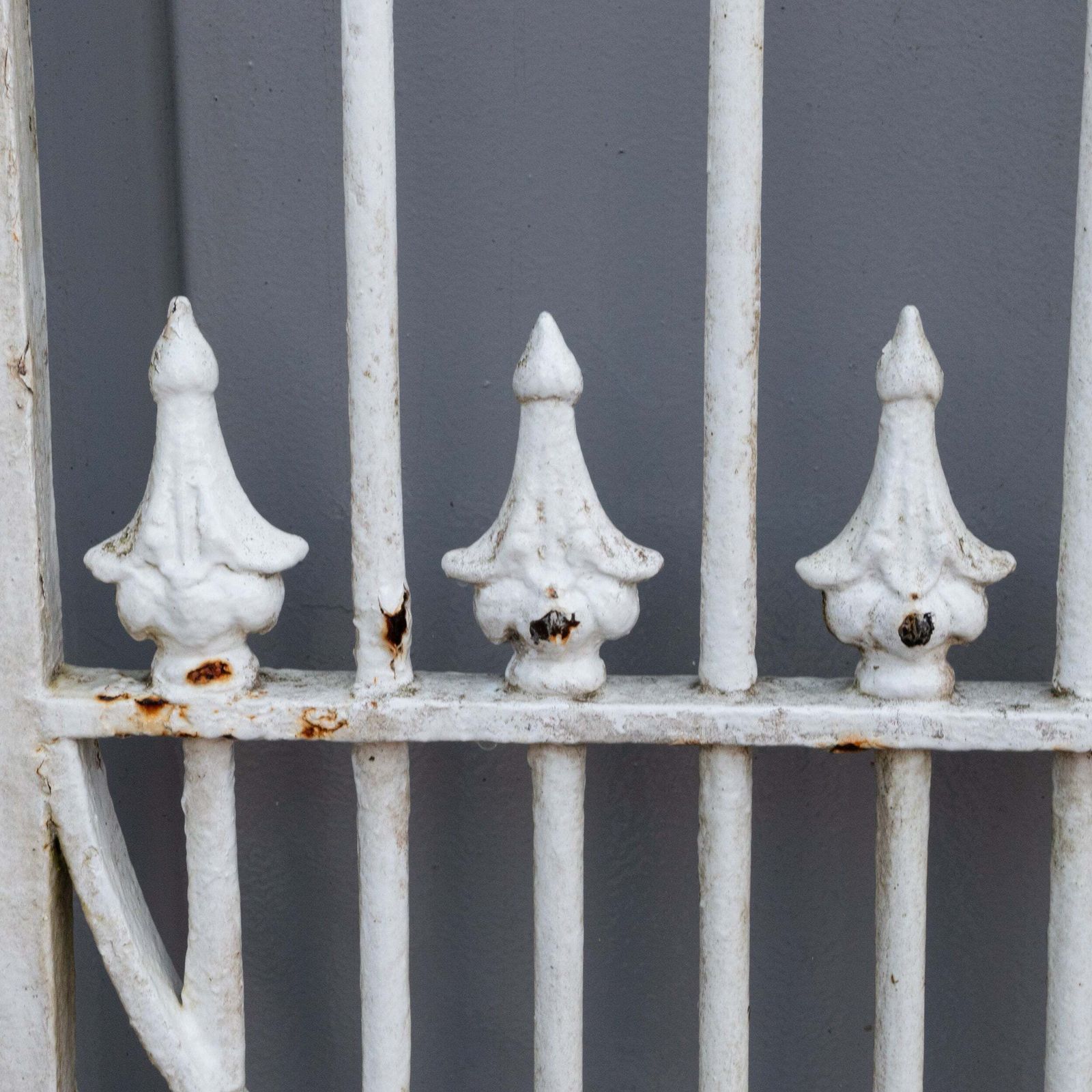 Impressive Victorian Wrought Iron Driveway Gates With Fleur De Lys Finials photo Home Fixtures