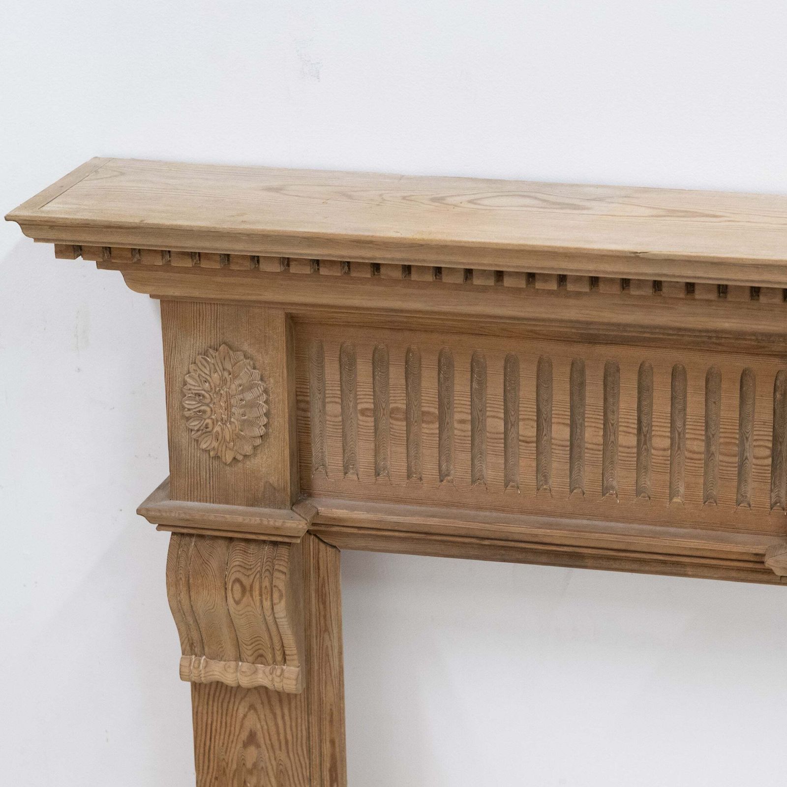 photo vinterior Reclaimed Richly Decorated Wooden Fireplace Surround