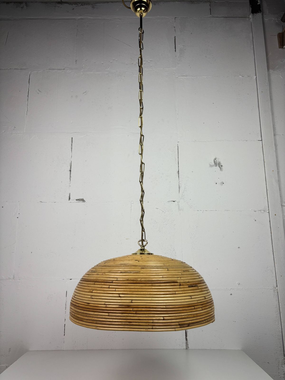 Suspension mid-century en jonc, rotin, bambou et laiton, photo furniture