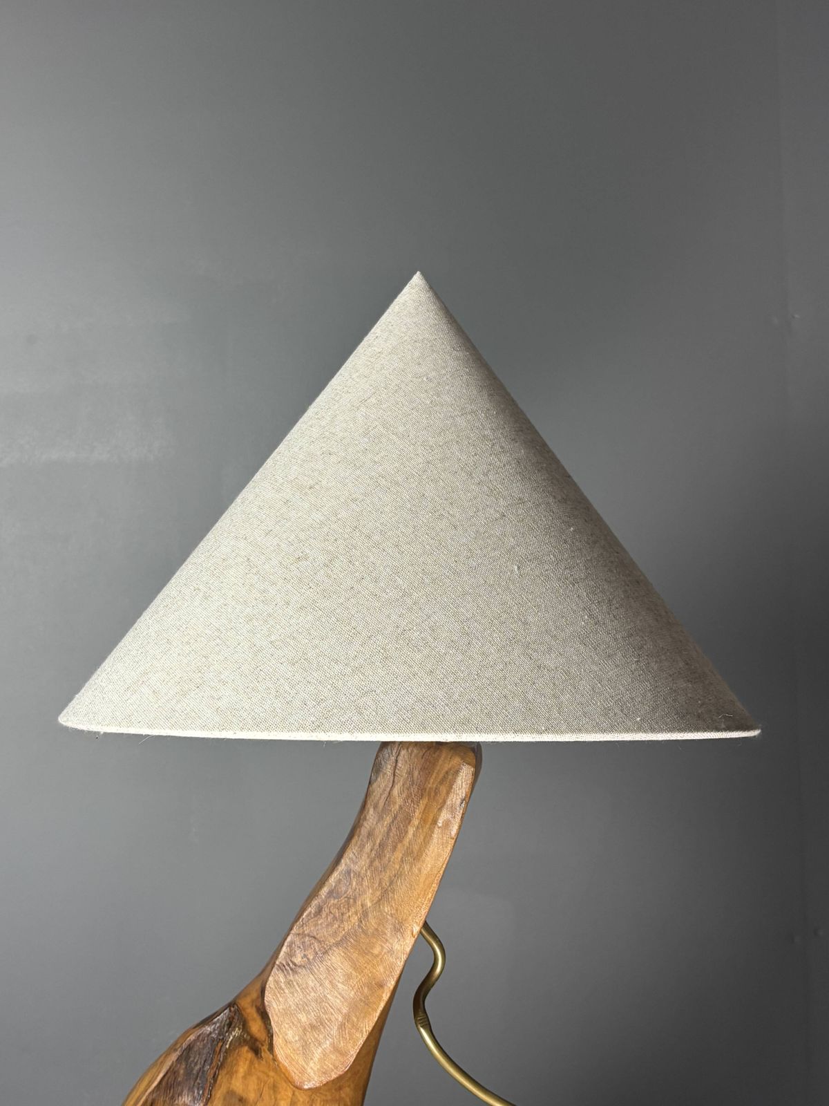 Lampe de table mid-century brutaliste en bois d'olivier, années 1950 photo buy