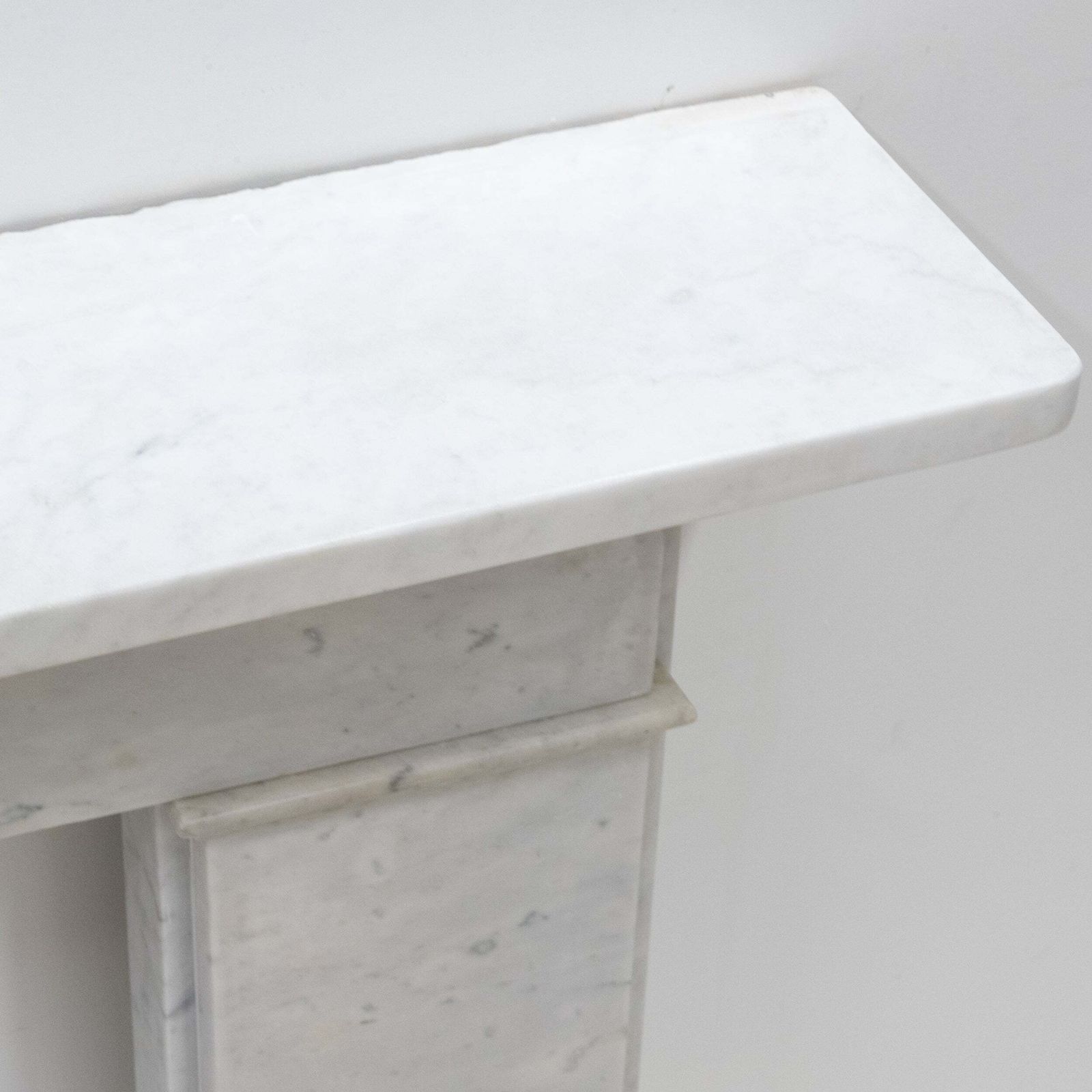 2600.0 Antique Carrara Marble Late Georgian Fireplace Surround photo