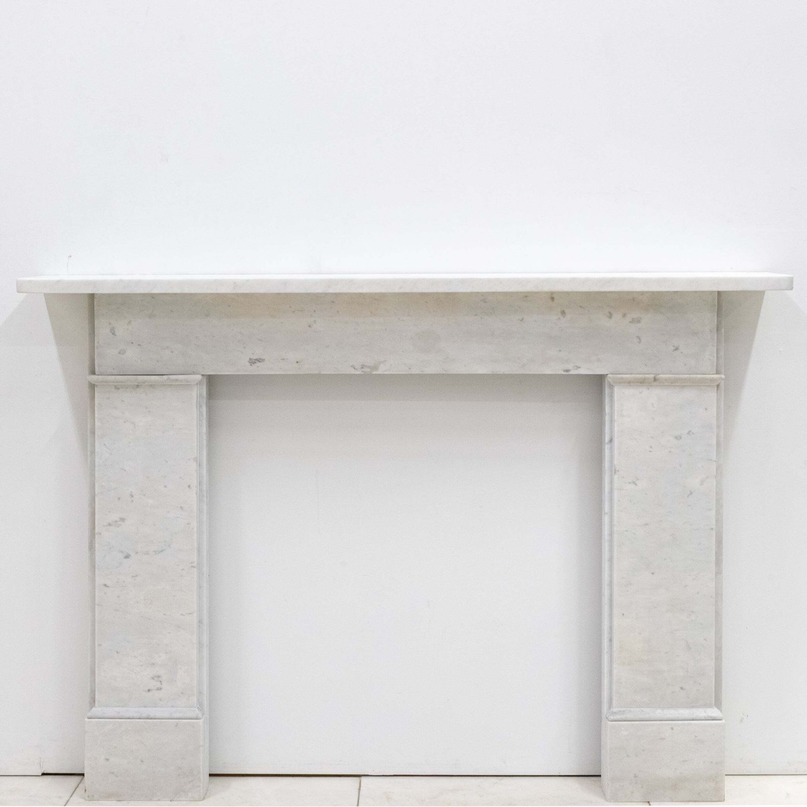 photo vinterior Antique Carrara Marble Late Georgian Fireplace Surround