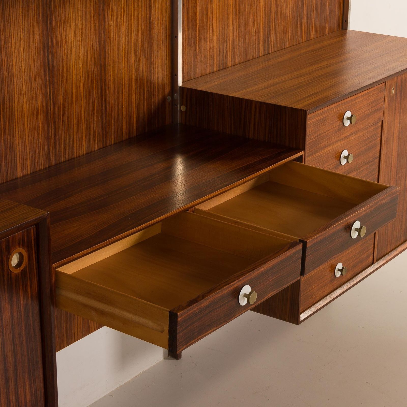 photo vintage Italian Mid Century Wall Unit George Coslin For 3v Arredamenti, 1960s