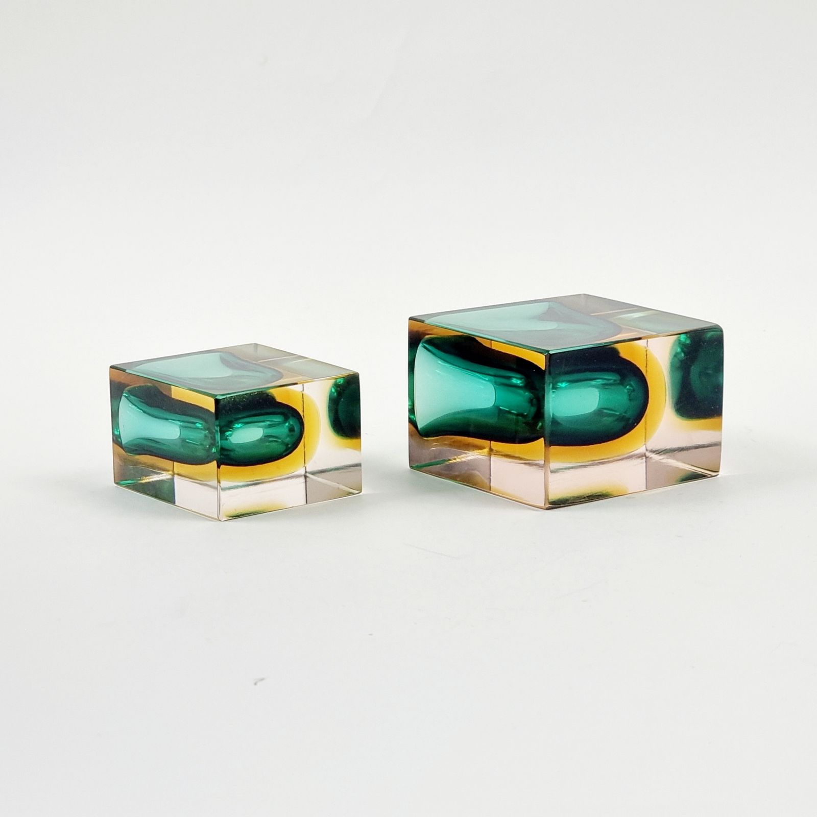 Paire de vide-poches/cendriers en verre de Murano sommerso mid-century, par Flavio Poli pour Seguso Vetri d'Arte, Italie, années 1970 photo vintage
