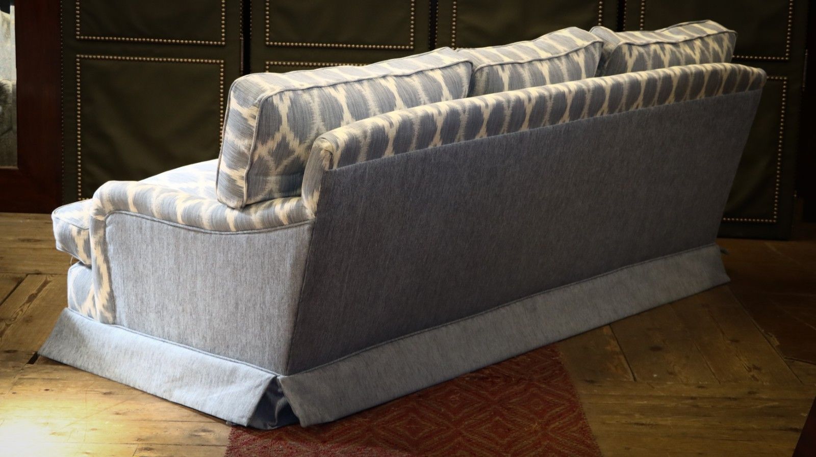 4000.0 Peter Dudgeon 3 Seater Connaught Grand Sofa Jane Churchill Fontane Blue Linen 🚚 photo