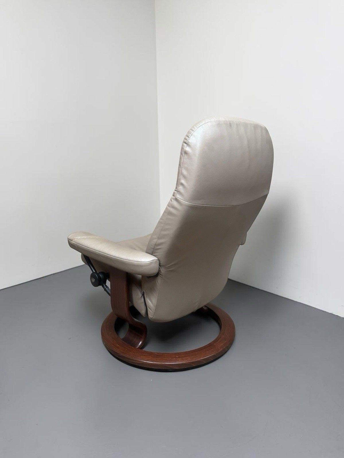 photo furniture Ekorness  Stressless Reclining Armchair Consul Model Superior Quality
