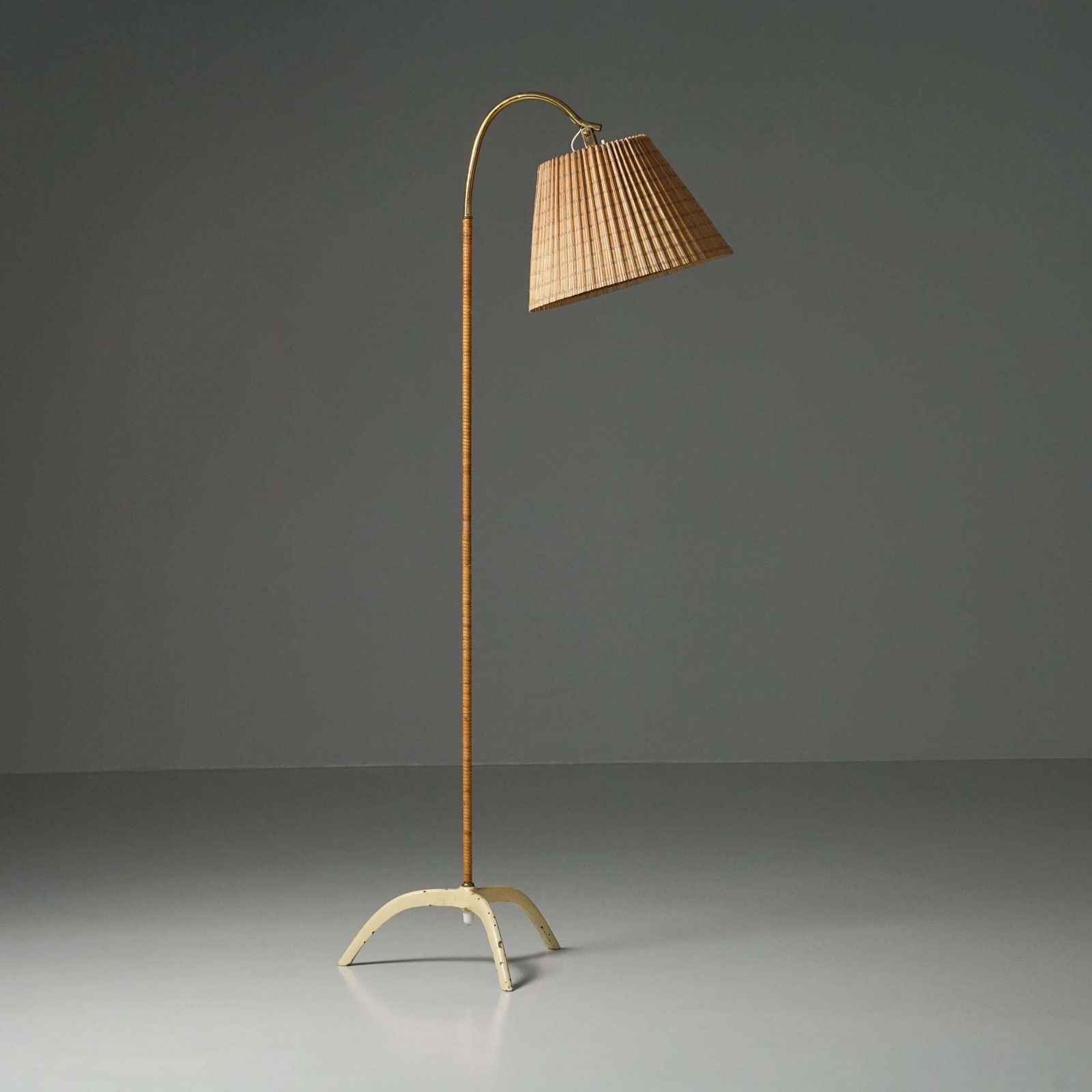 Scandinavian Modern Model 9608 Floor Light, Paavo Tynell, Taito Oy, 1940/1950s photo furniture