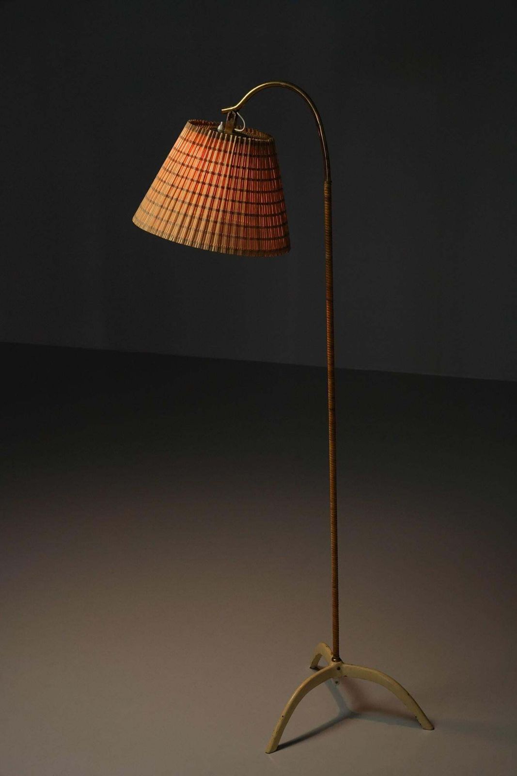 photo furniture Scandinavian Modern Model 9608 Floor Light, Paavo Tynell, Taito Oy, 1940/1950s