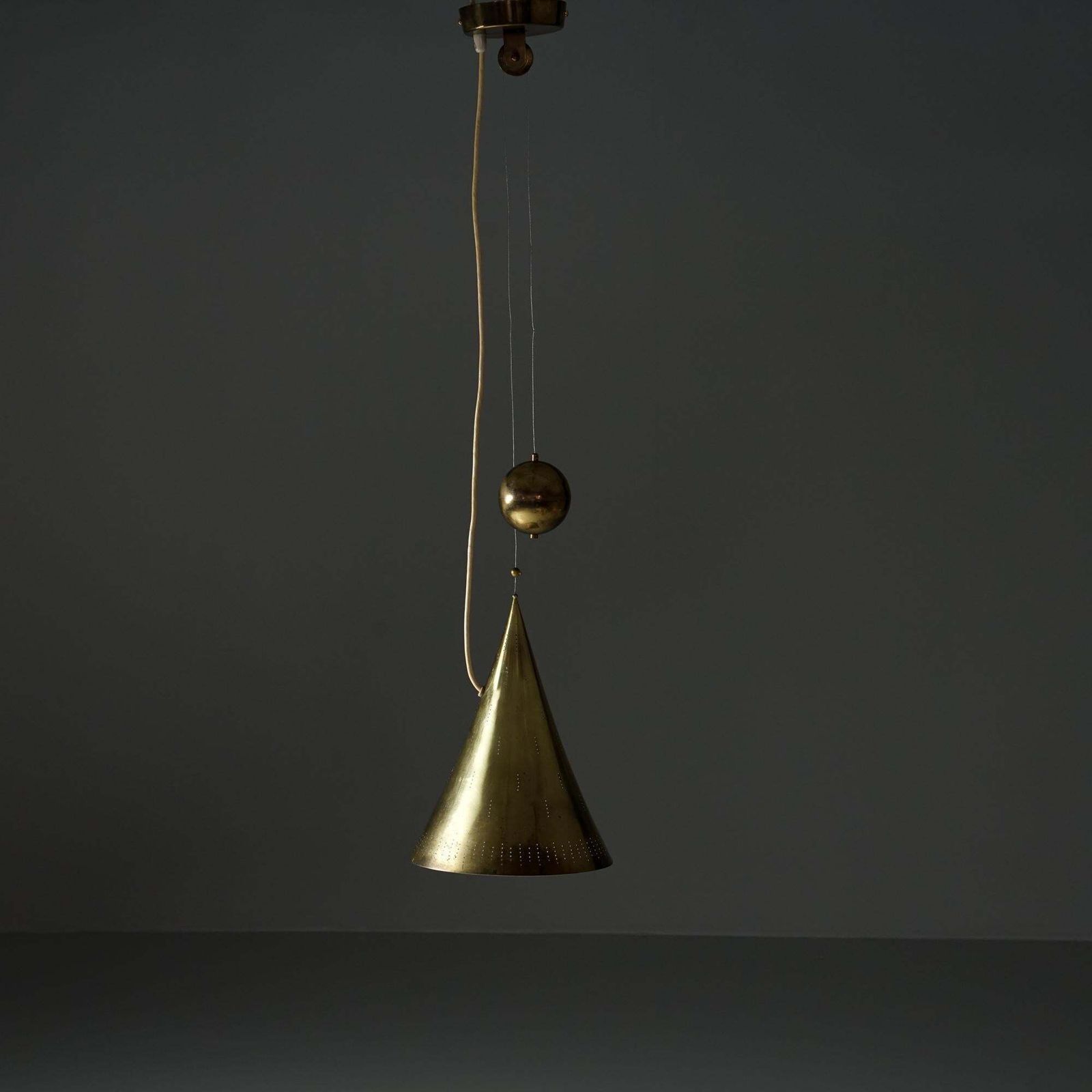 Rare Model 10220 Counterweight Pendant, Paavo Tynell, Taito Oy, 1940/1950s photo Lighting