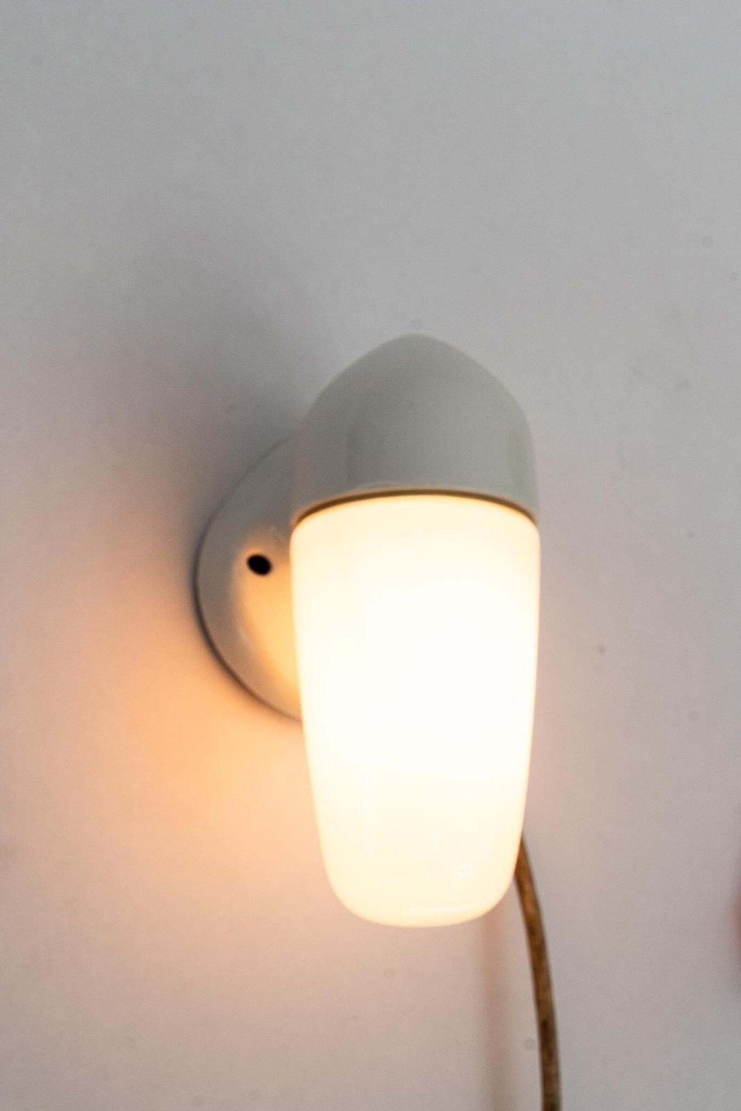 photo for sale Porcelain Pair Of Wall Lights By Wilhelm Wagenfeld For Lindner, 1940s, Germany