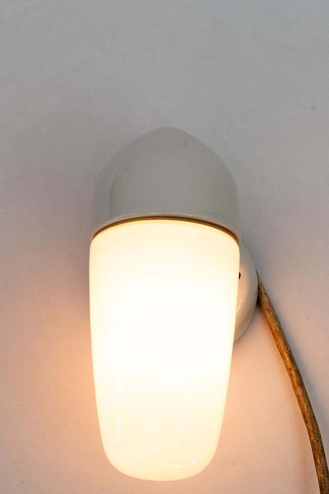 photo vinterior Porcelain Pair Of Wall Lights By Wilhelm Wagenfeld For Lindner, 1940s, Germany