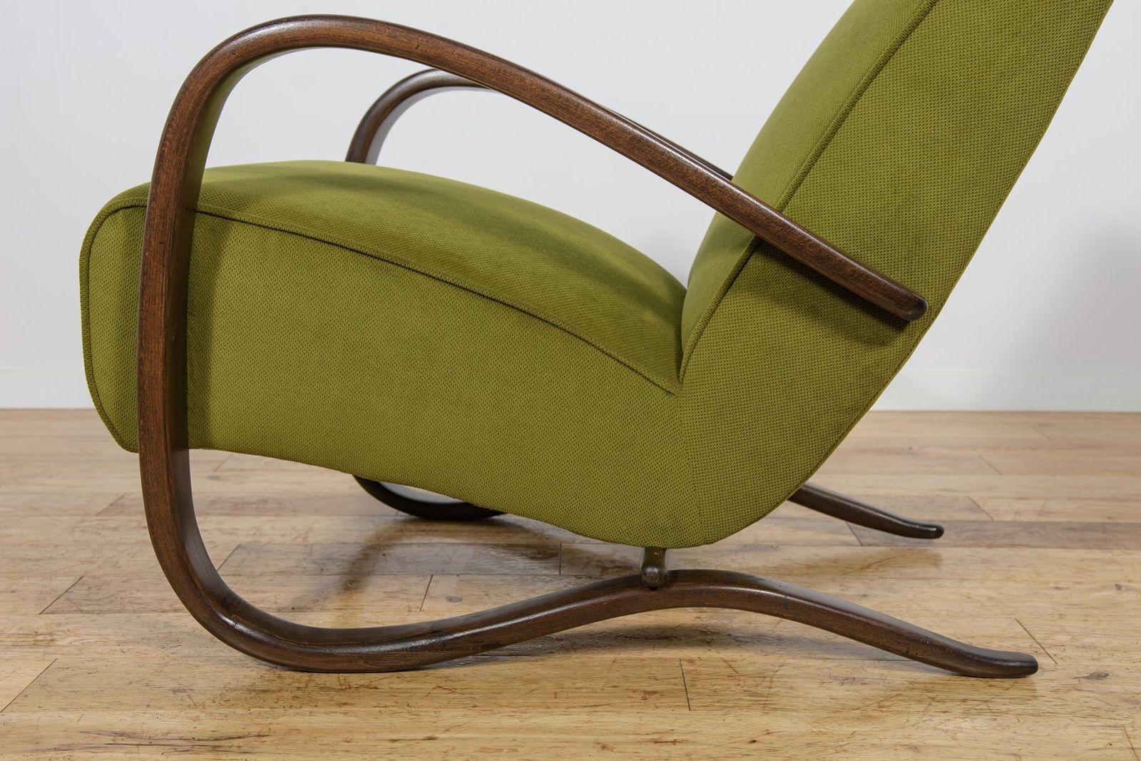 Model H 269 Lounge Chair By Jindřich Halabala For Up Závody, 1930s photo vinterior