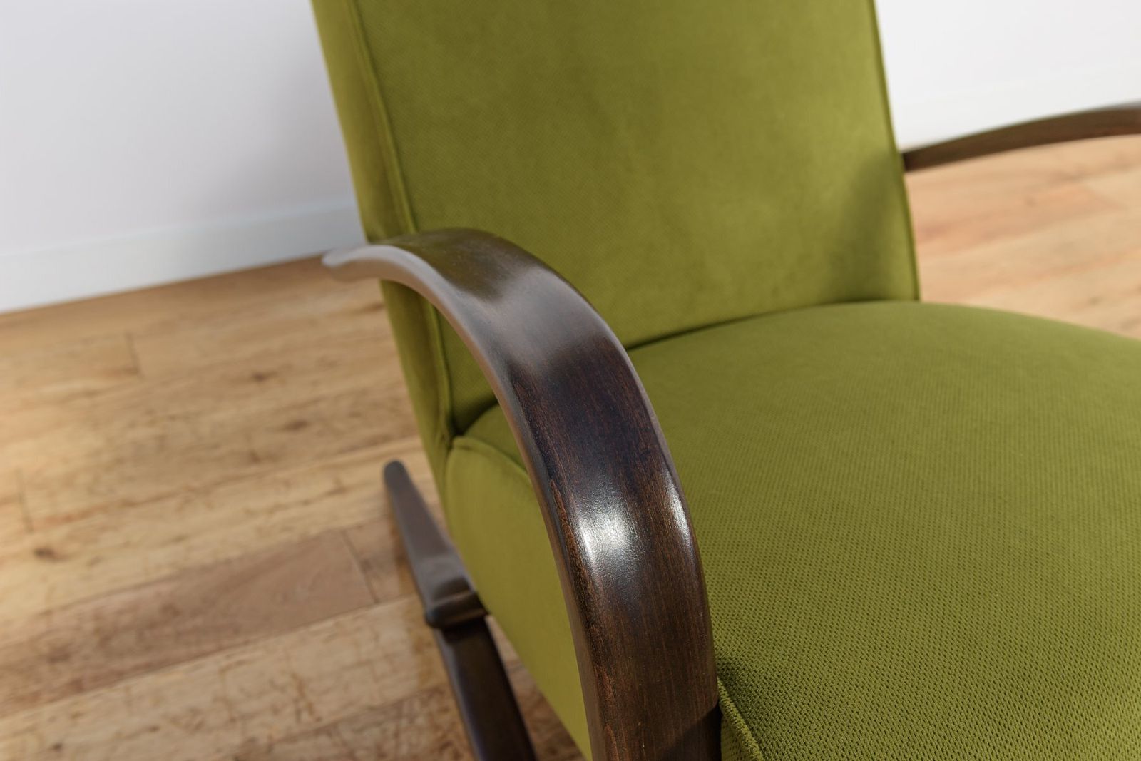 photo for sale Model H 269 Lounge Chair By Jindřich Halabala For Up Závody, 1930s