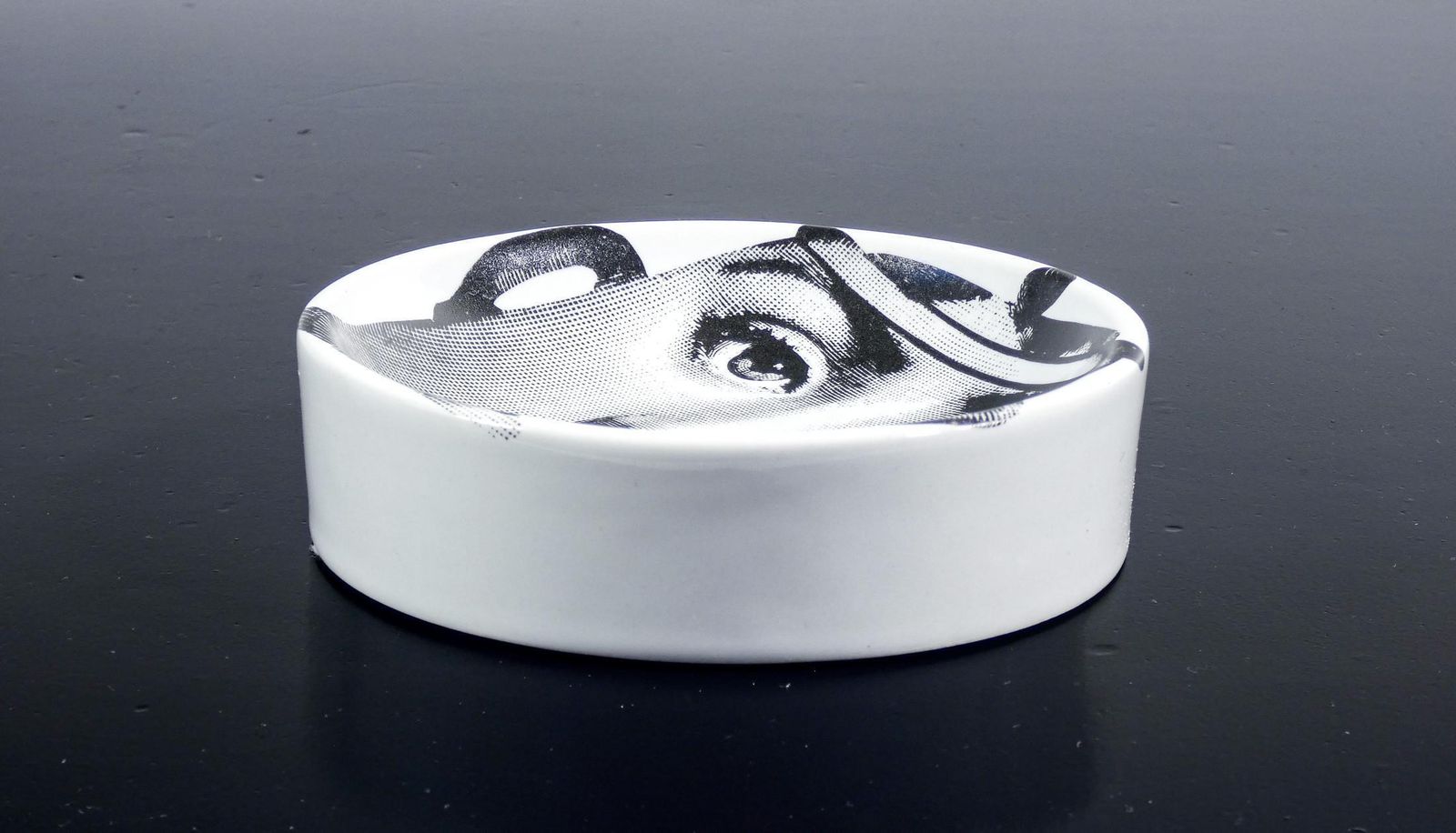 Ashtray, Saucer Emptier, Design Piero Fornasetti. Italy, 70s photo 194.0
