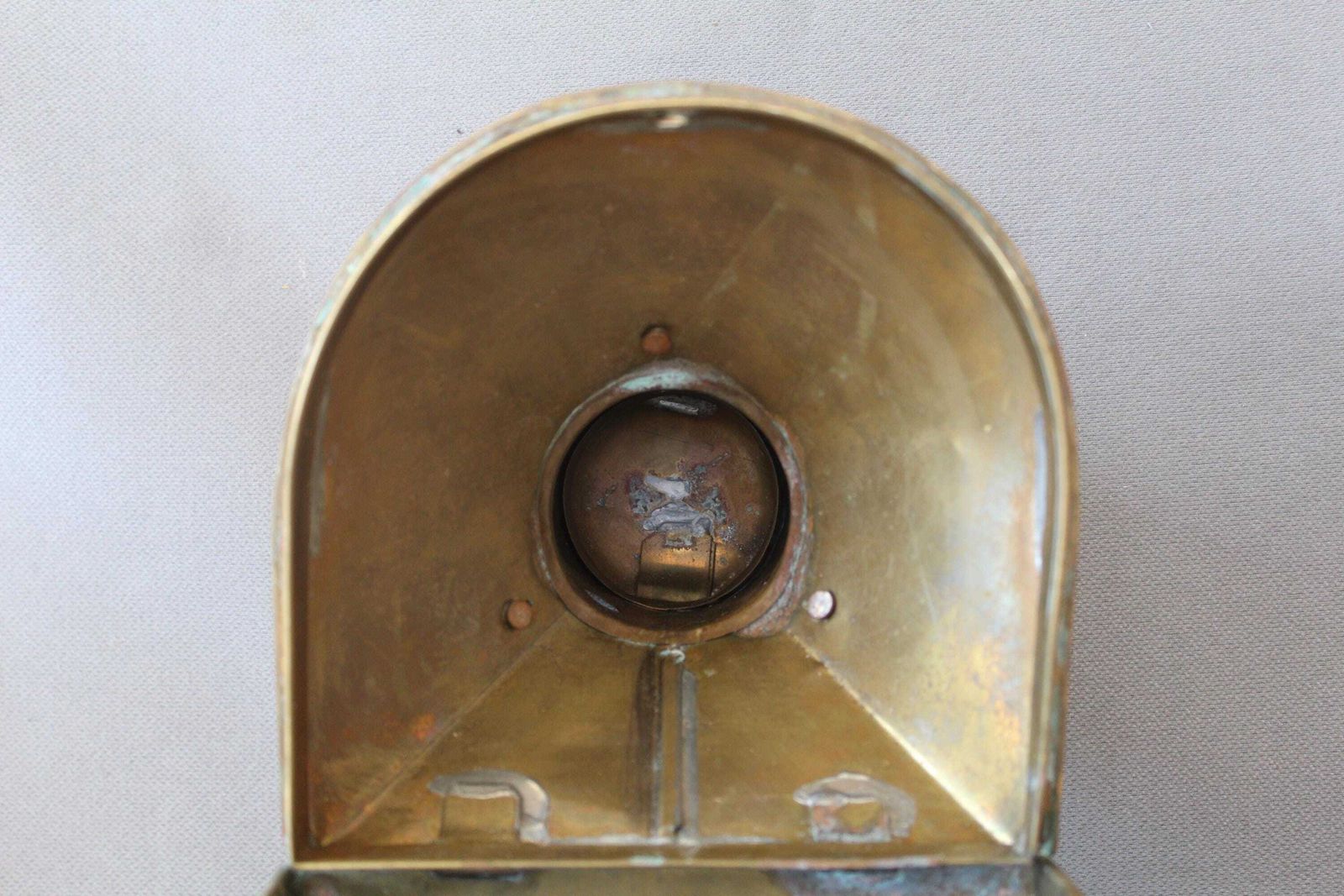130.0 Large Antique Brass Marine Lamp With Glass Fresnel Lens, Was Converted To Electric But Needs Rewiring, Navigational Ship, Country Farmhouse photo