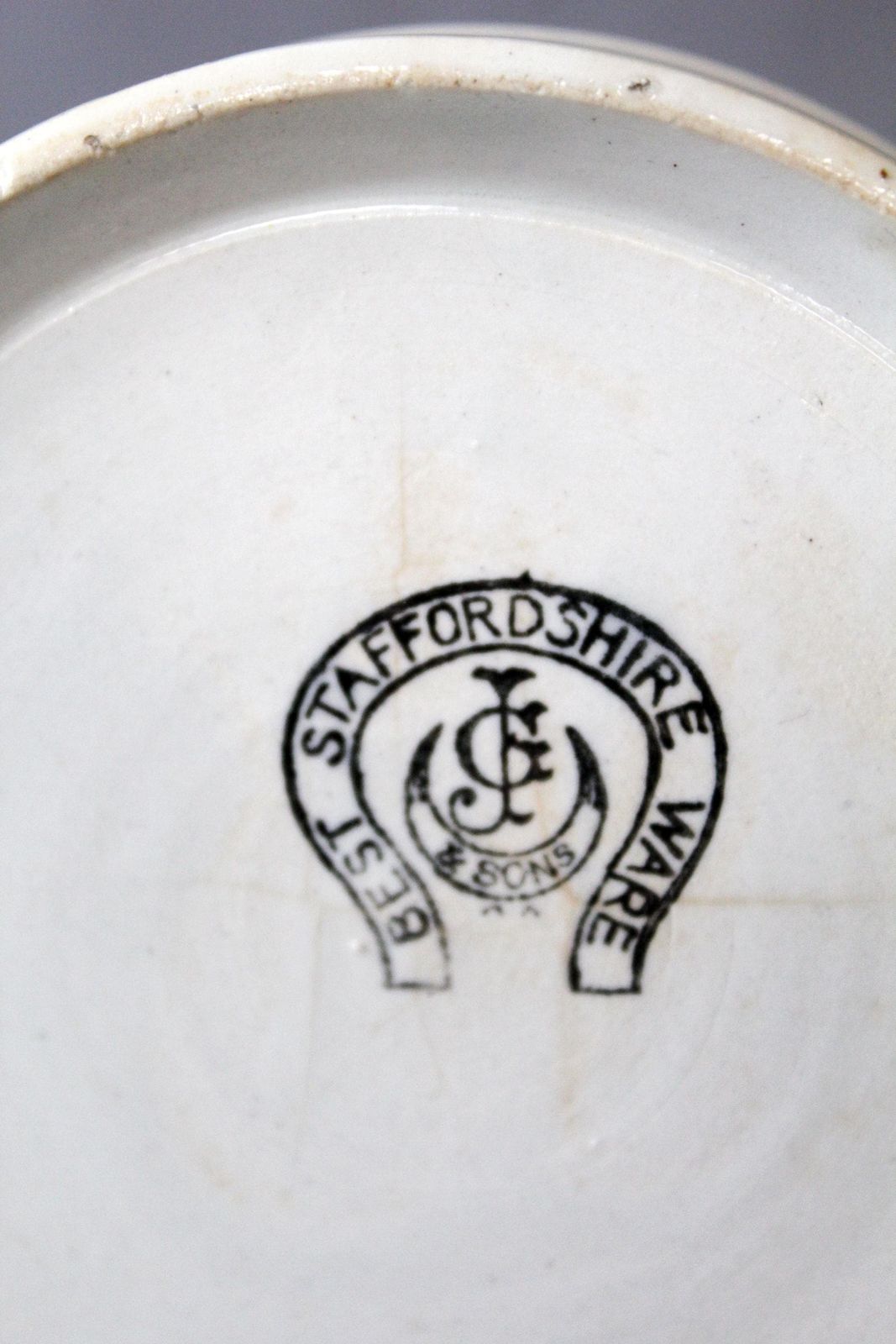 Lot de 2 pots de conservation d'époque édouardiens en ironstone blanc à filets, Baking Powder et Sultanas, George Jones And Sons Staffordshire, Angleterre photo 91.0