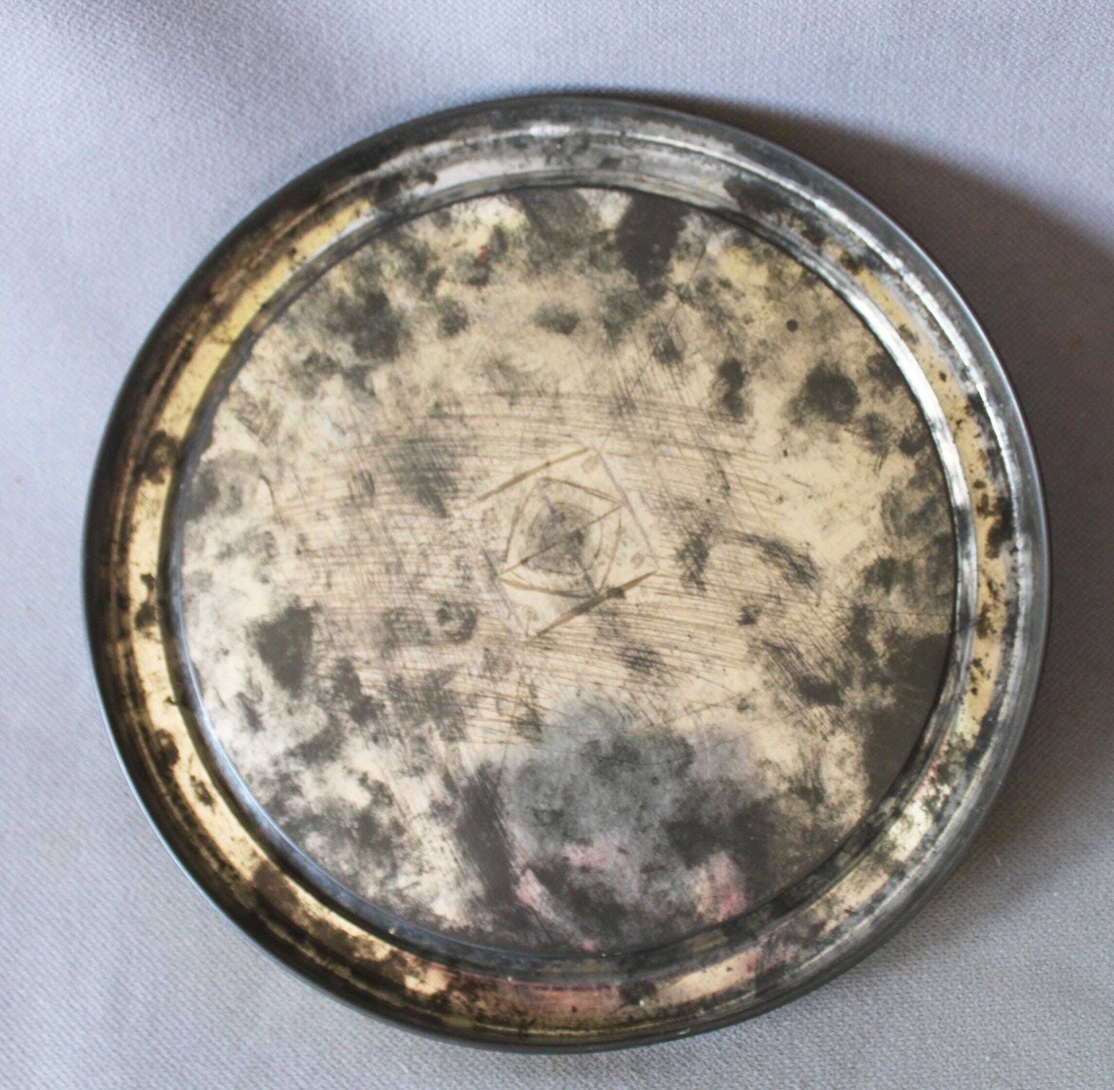 photo vintage Vintage Jaren 1960 Mcm Grote Mackintosh Golden Toffee Wafers Ronde Blikken Doos, 5 Lb, Retro Mid Century Flower Power, Felgeel, Engeland