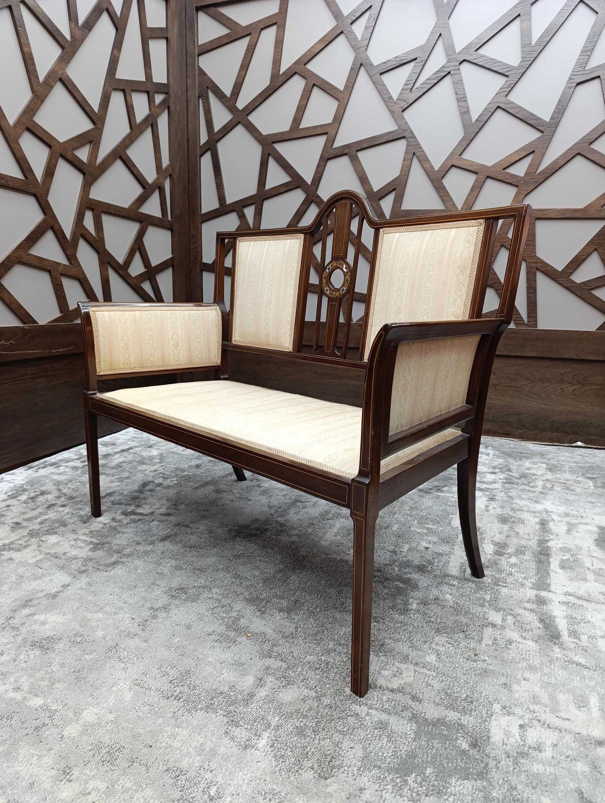 photo vintage Edwardian Mahogany Salon Suite | Mother Of Pearl Inlay | Early 20th Century