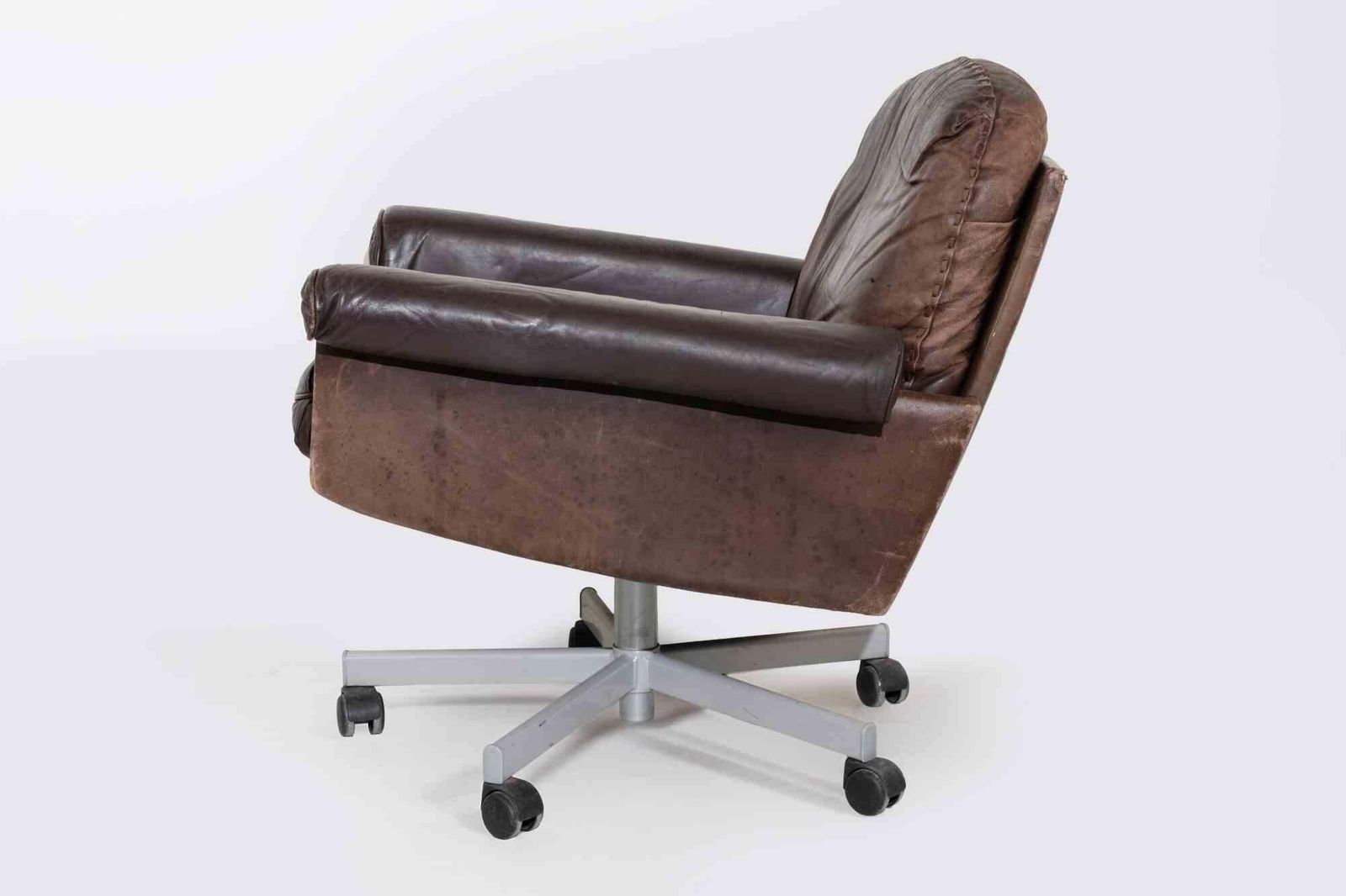 Mid Century Modern Swivel Lounge Chair, 1960s photo for sale