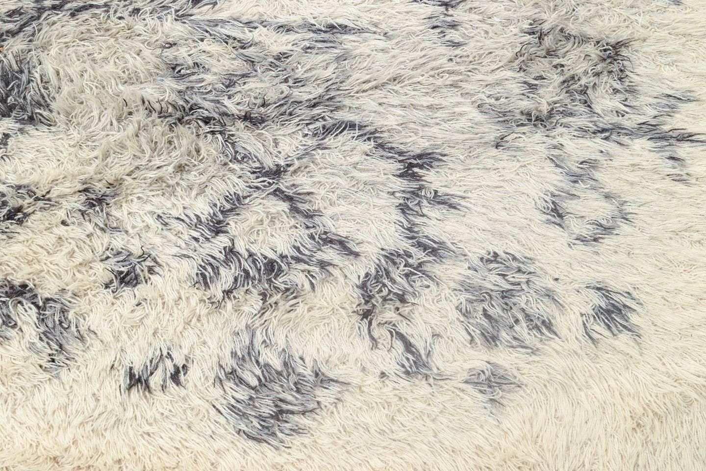 Clara Salander, artiste suédoise répertoriée. « Vikingstad », tapis rya, années 1960/70. photo furniture