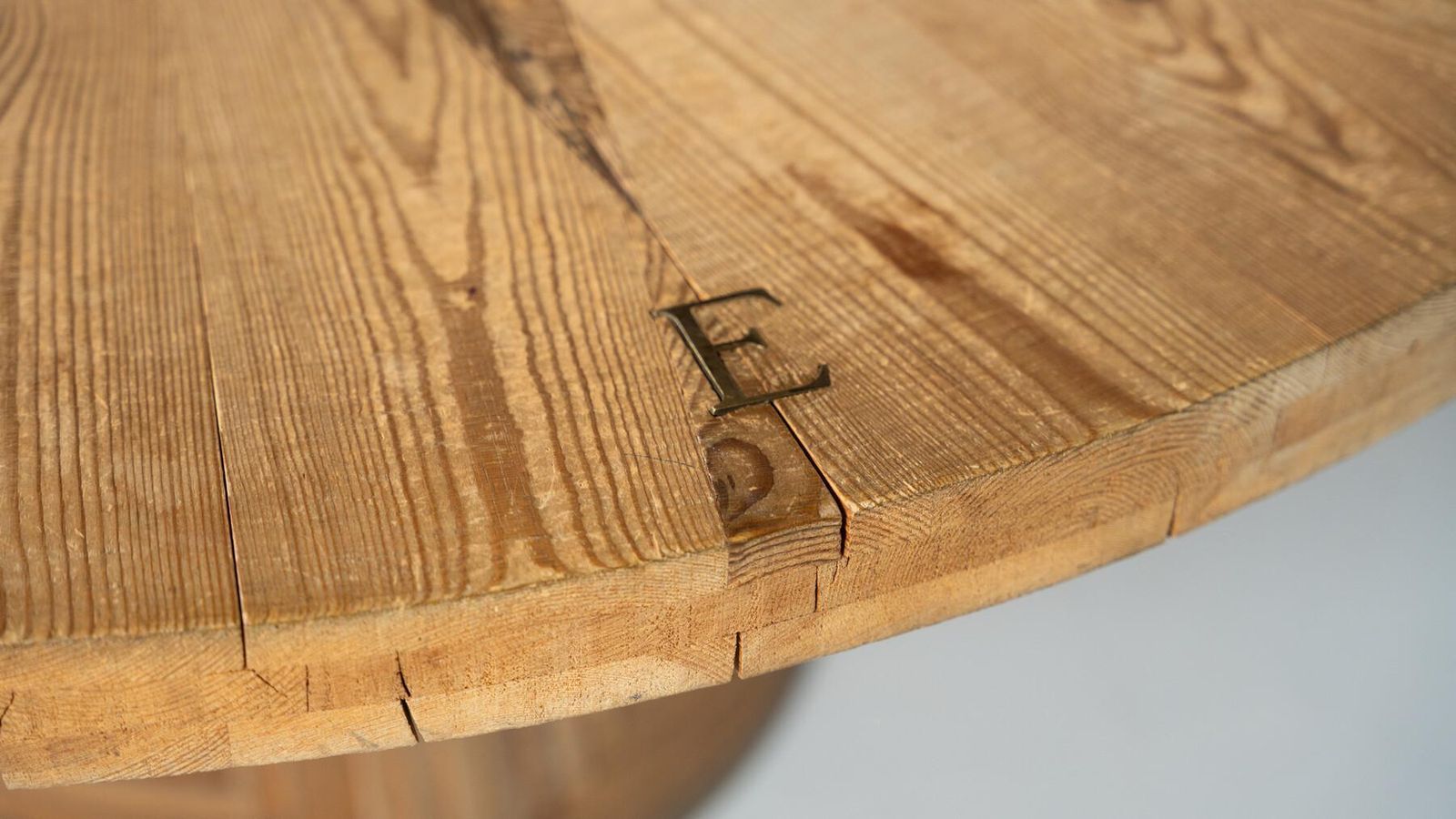 28572.0 Rosa Dei Venti Table By Mario Ceroli, Mobili Nella Valle, Poltrona, 1970s photo