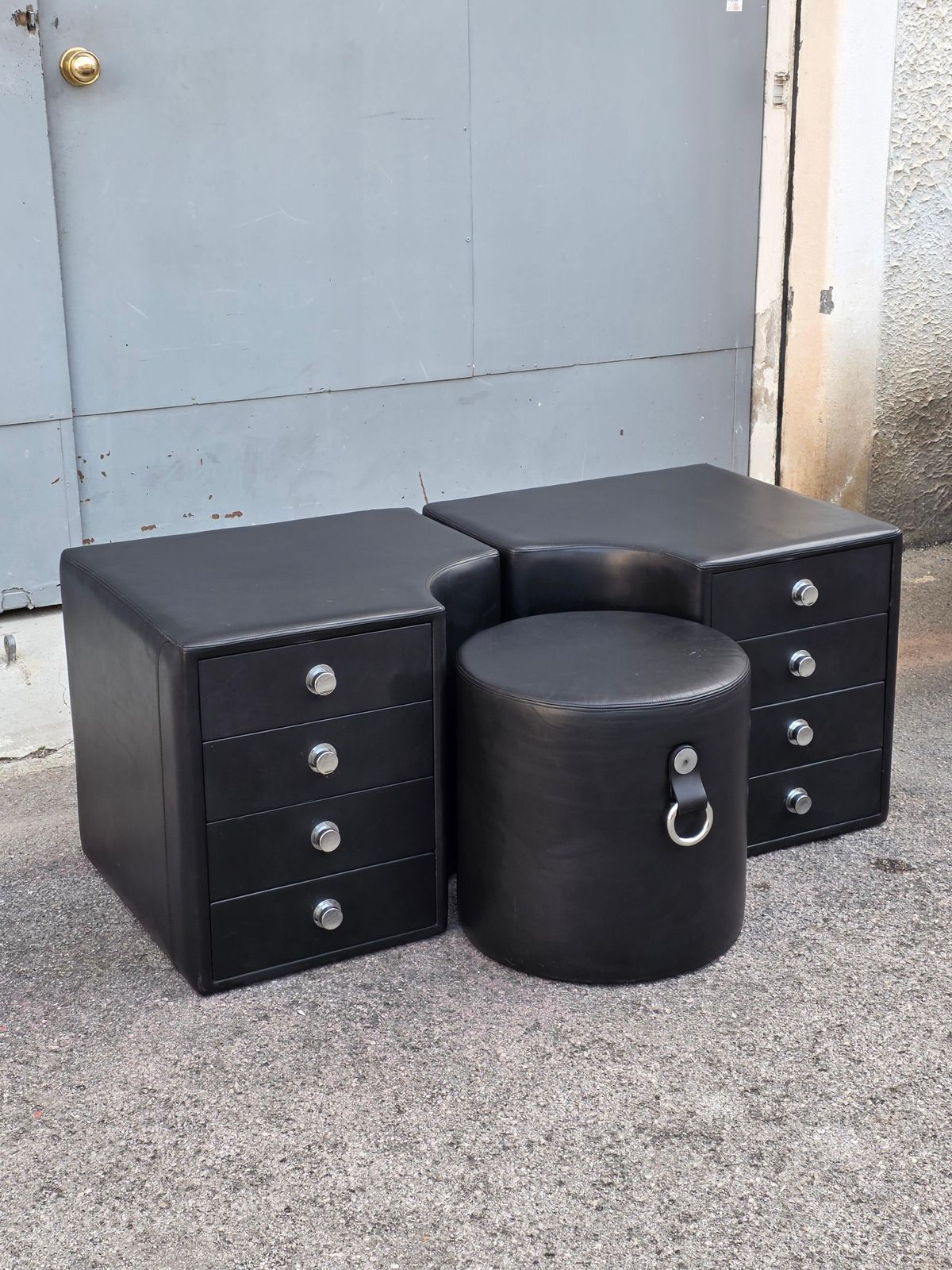 photo furniture Chest Of Drawers With Stool Black Leather 1970 Guido Faleschini For I4 Mariani