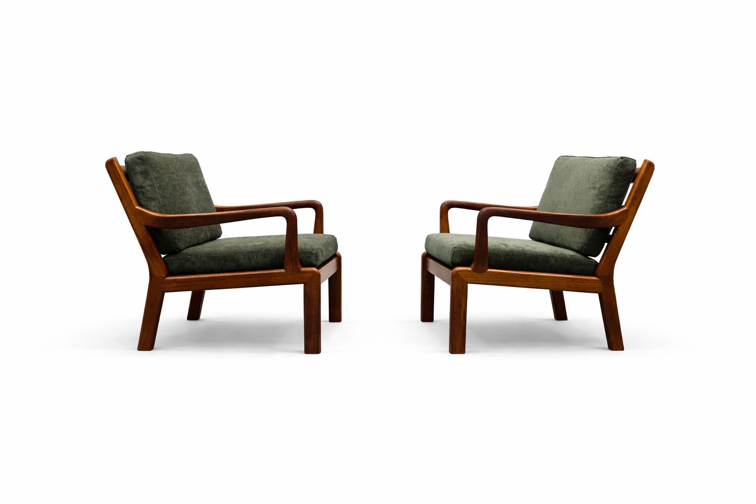 Set Of Two   Mid Century Armchairs By L. Olsen & Son Mobelfabrik, Denmark photo Furniture