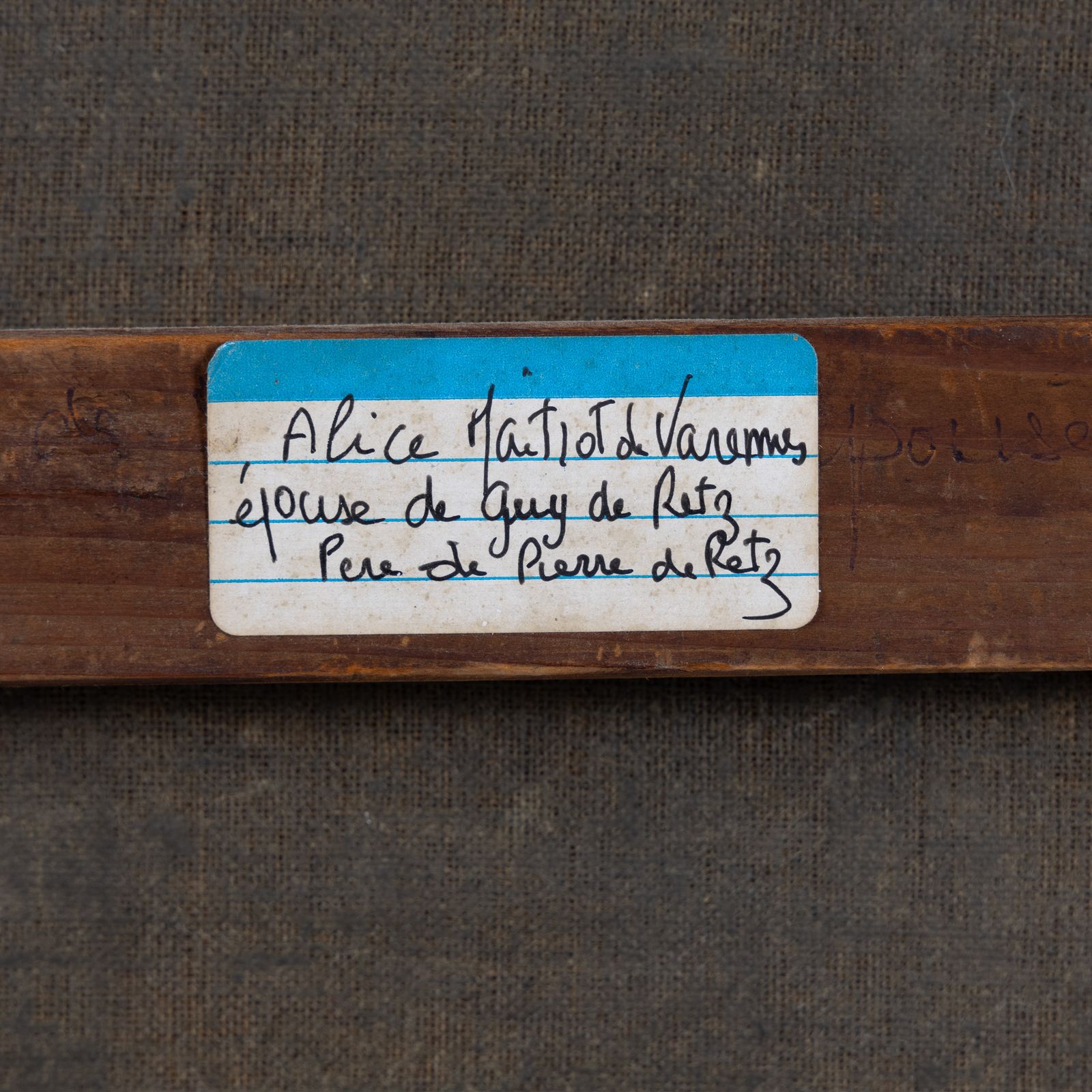 photo furniture Portrait Of Alice De Retz – 19th Century French Oil Painting With Coat Of Arms