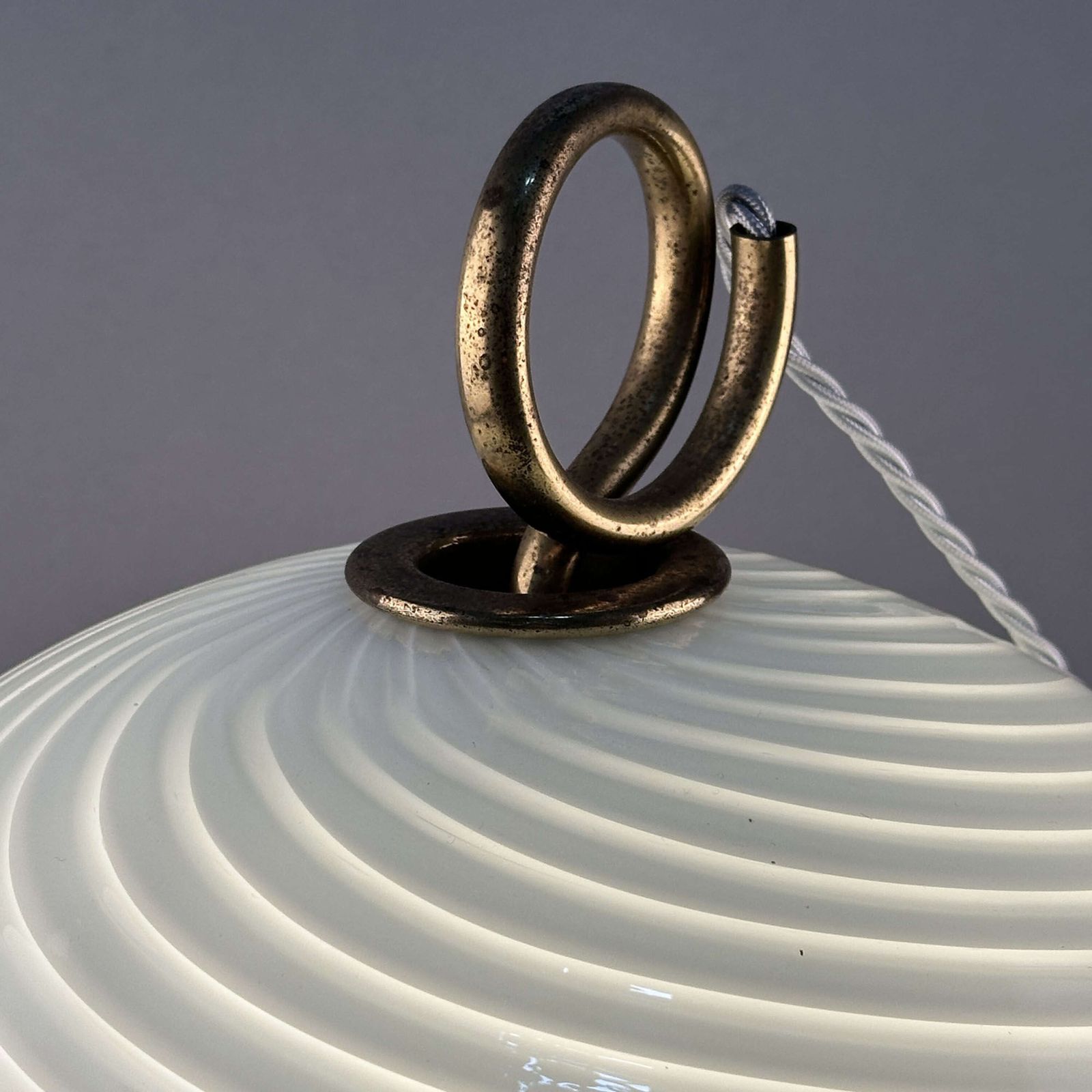 Venini Filigrana White Glass Spherical Table Lamp, Italy 1960 photo 1250.0