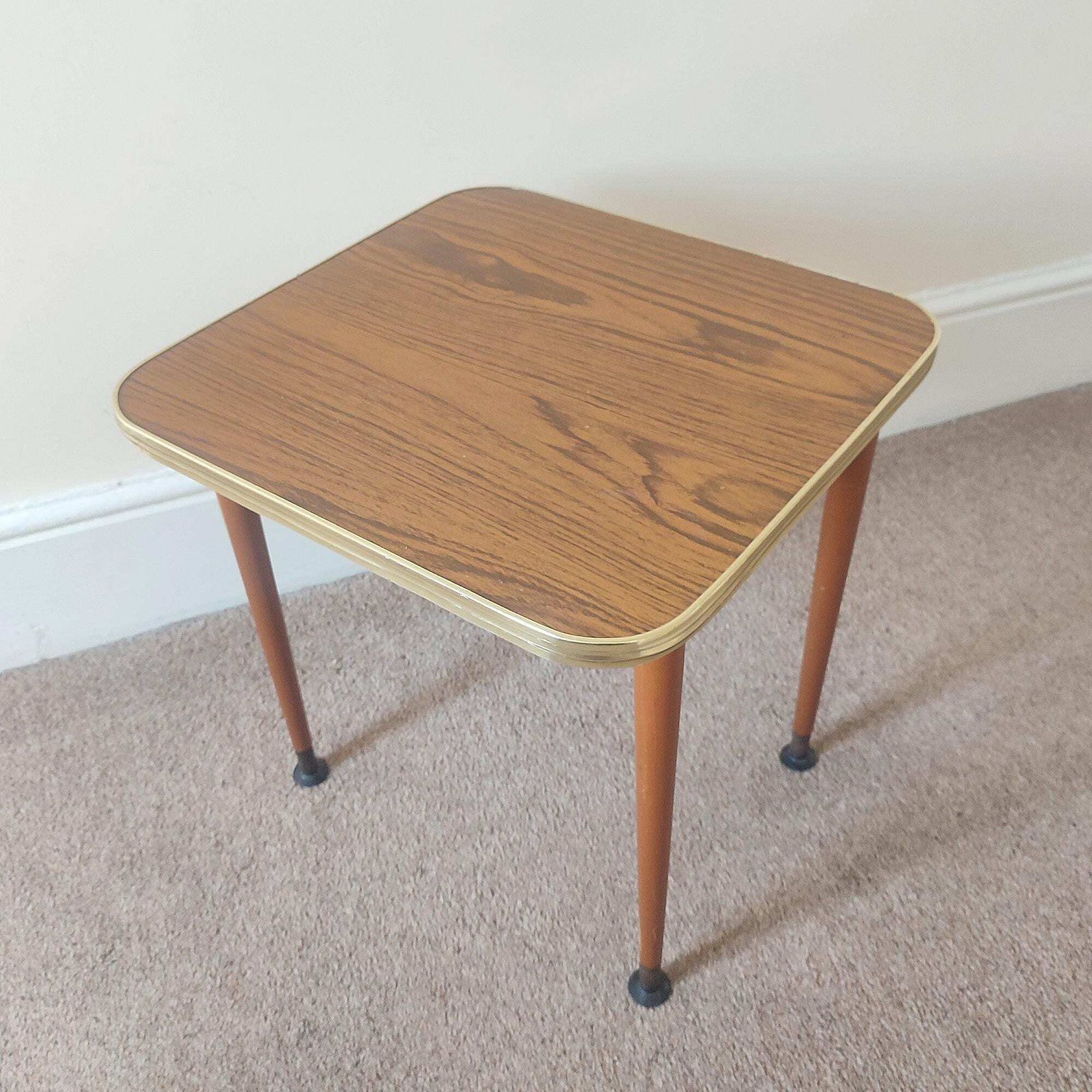 Small Vintage Wood Grain Formica Side Table Retro Plant Table With Tapered Legs Mid Century Modern photo 70.0