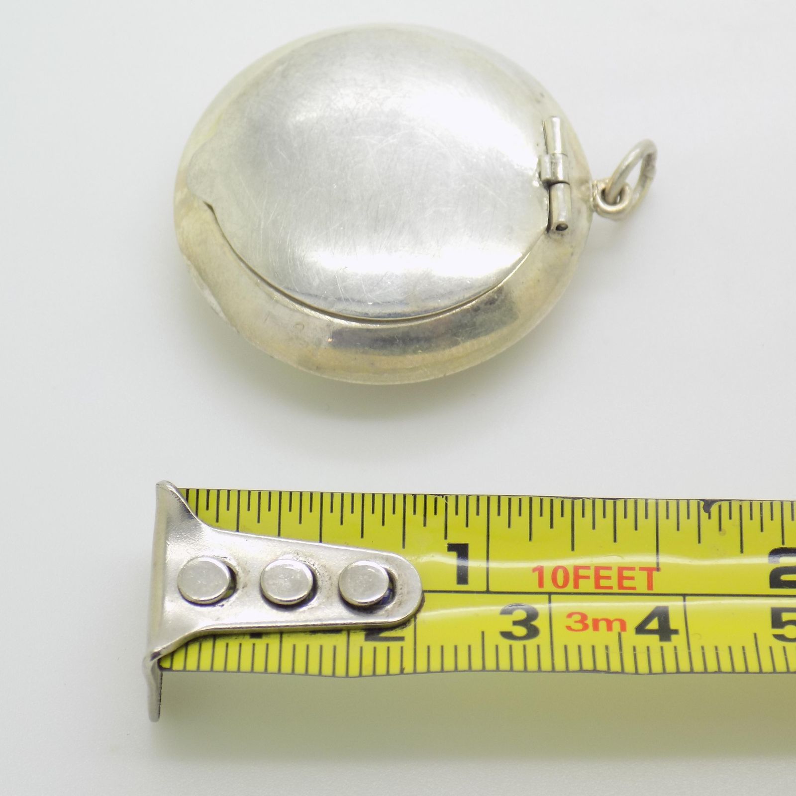 179.0 Vintage Italian Handmade Genuine Sterling Silver 925 Pill Snuff Trinket Box, 1970s photo