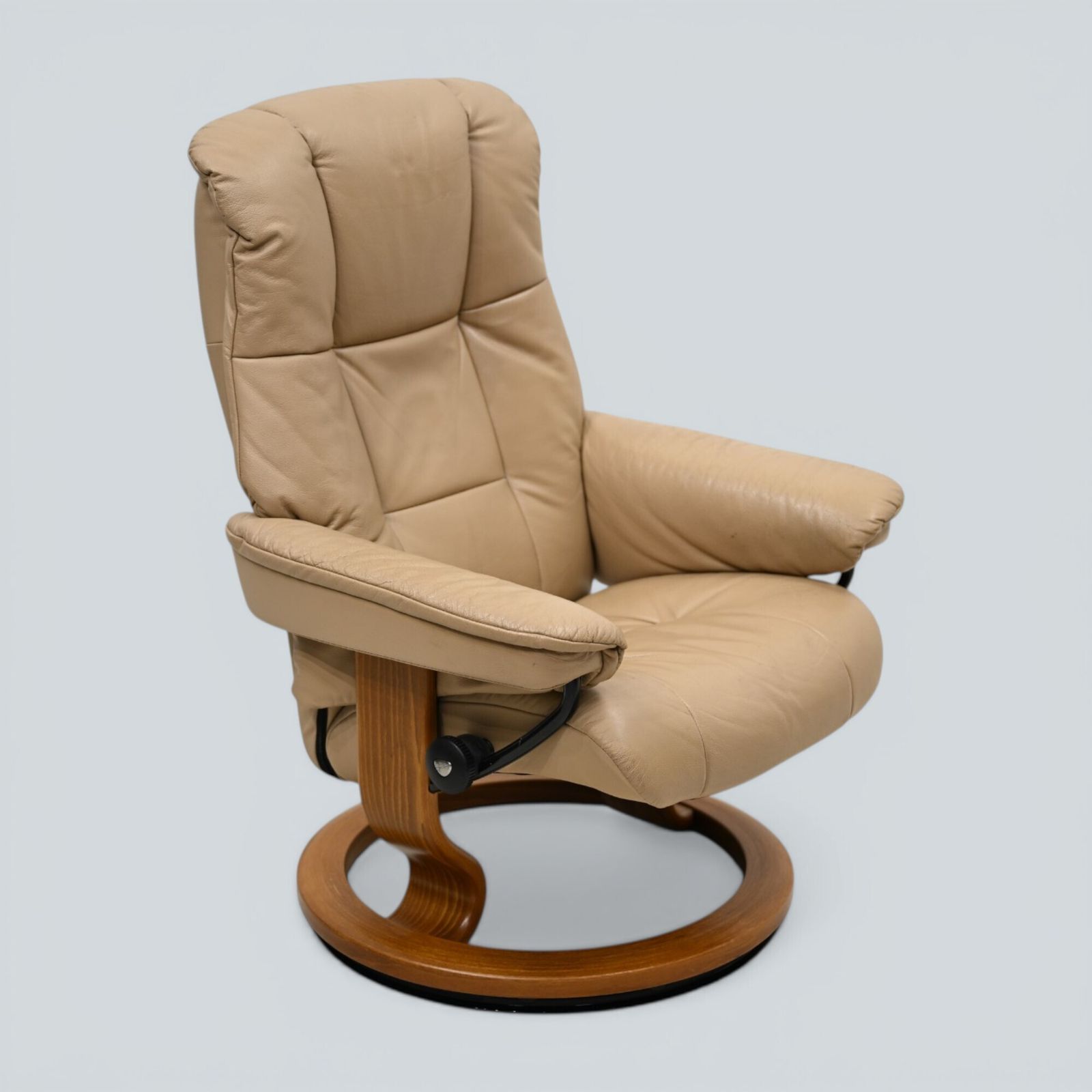 photo furniture Erkornes Stressless Reclining Armchair Beige Leather Swivel Free Uk Delivery
