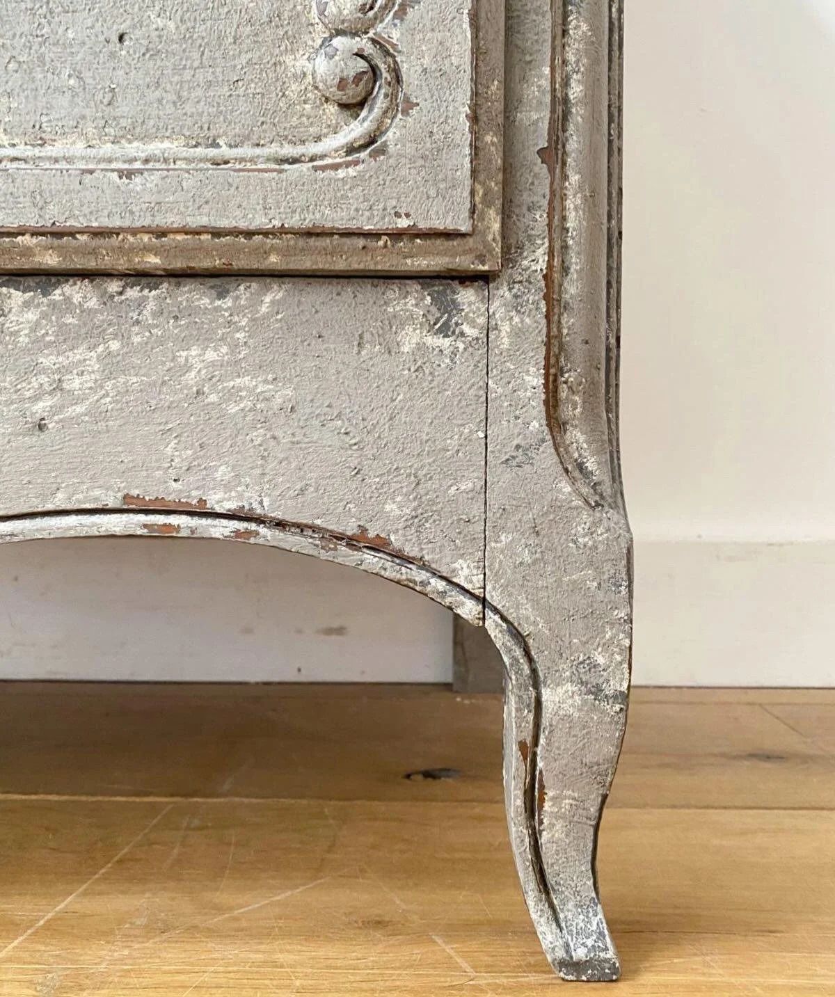 French Chest Of Drawers photo 259.0