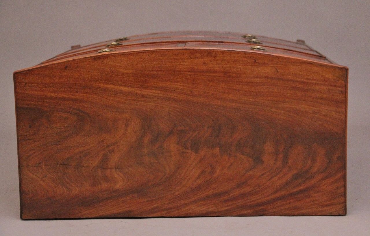 Furniture Early 19th Century Flame Mahogany Bowfront Chest photo