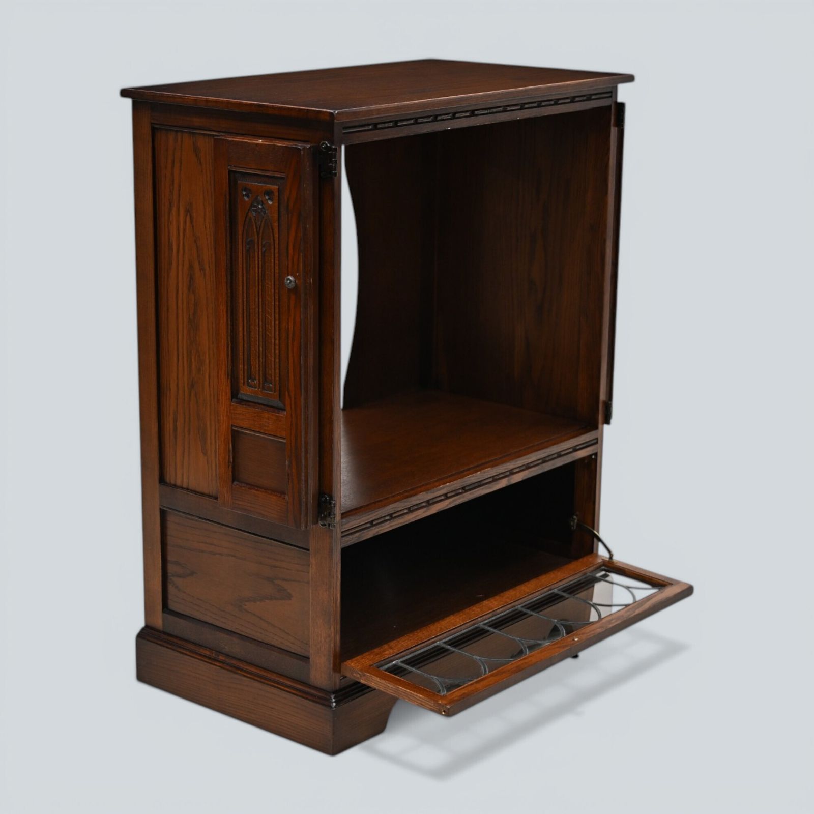 357.0 Old Charm Tv Video Cabinet Warwick Range Tudor Brown Model 2317 Free Uk Delivery photo