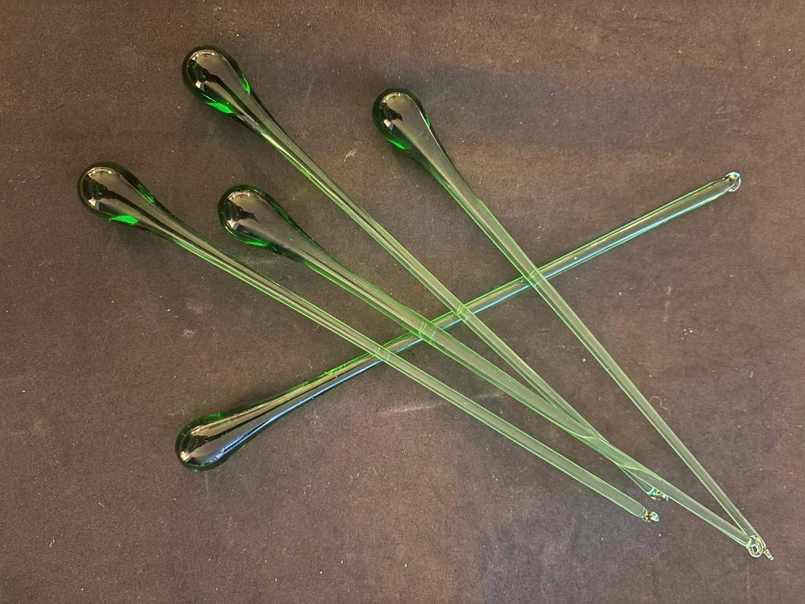 photo vintage Vintage Murano Glass Cocktail Stirrers: Hand Blown Italian Swizzle Sticks, 1950s Green Bar Decor