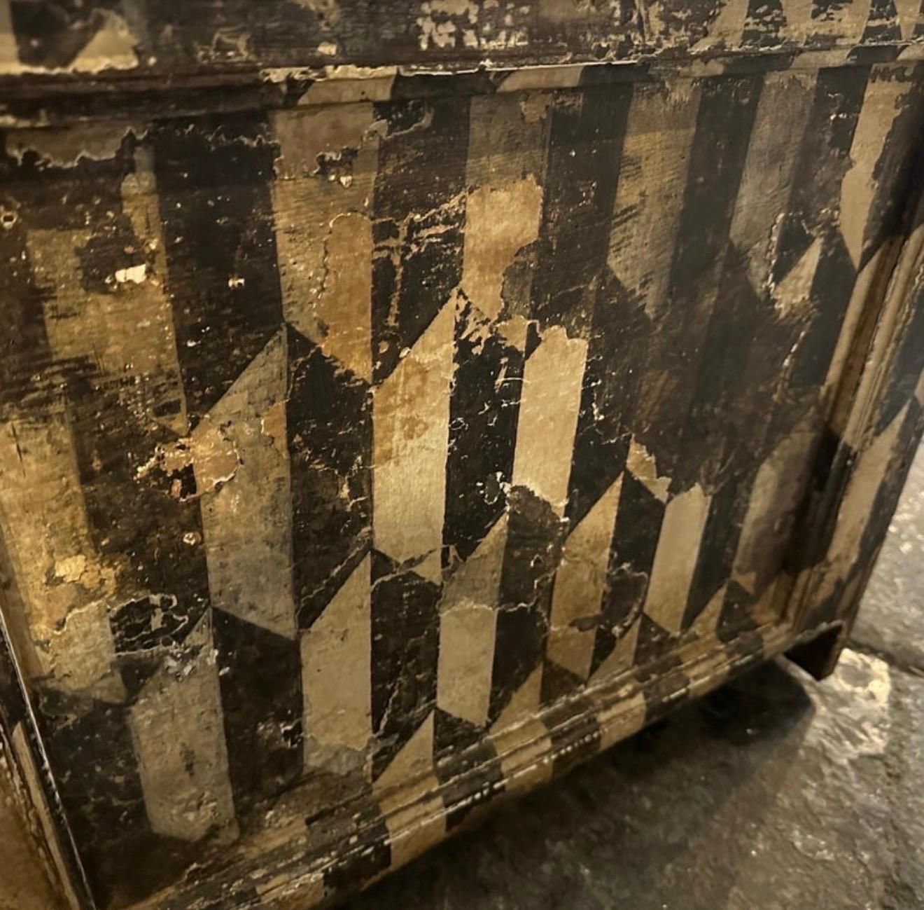 2913.0 Late 19th Century Black And White Lacquered Wood Florentine Blanket Chest photo
