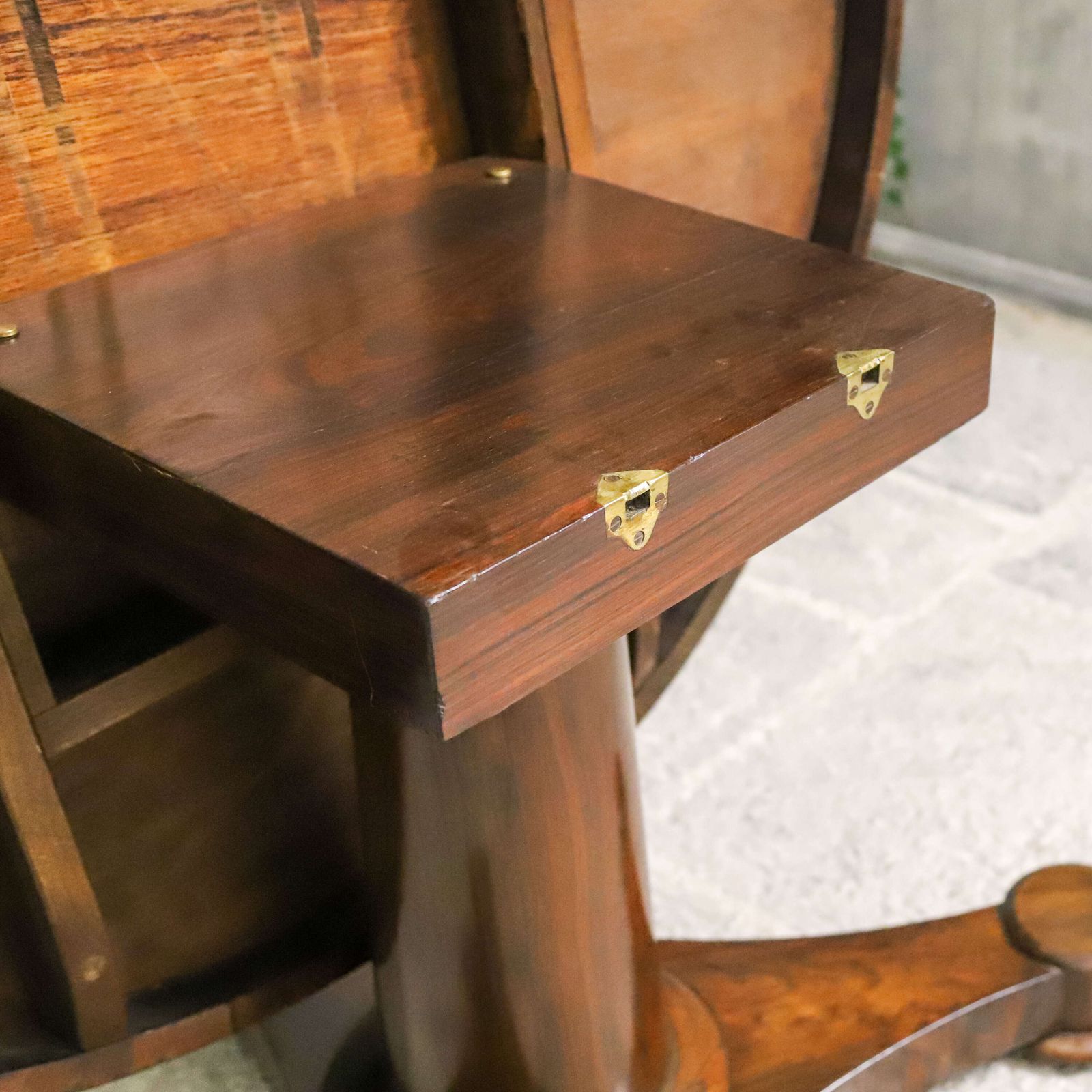 William IV Rosewood Tilt‑Top Dining/Centre Table With Yew Wood Crossbanding, C.1830–37 photo vintage