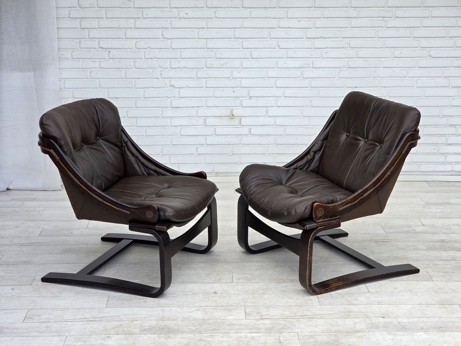 Ca. Jaren 1970, Zweeds Design Van åke Fribytter, Fauteuil, Meubeleer. photo Meubels