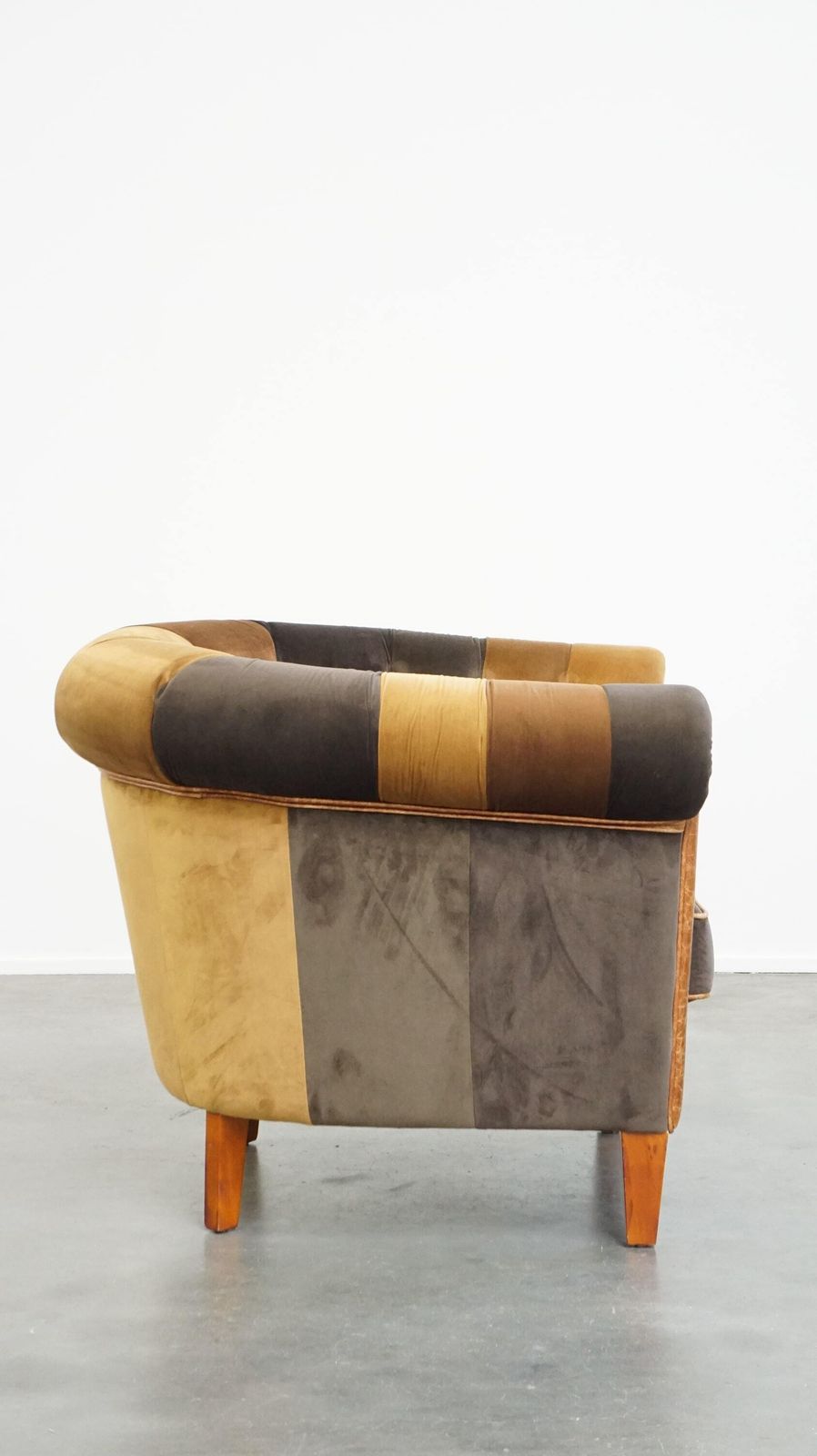 Unique English Style Fabric Patchwork Chesterfield Club Armchair In Very Good Condition photo furniture