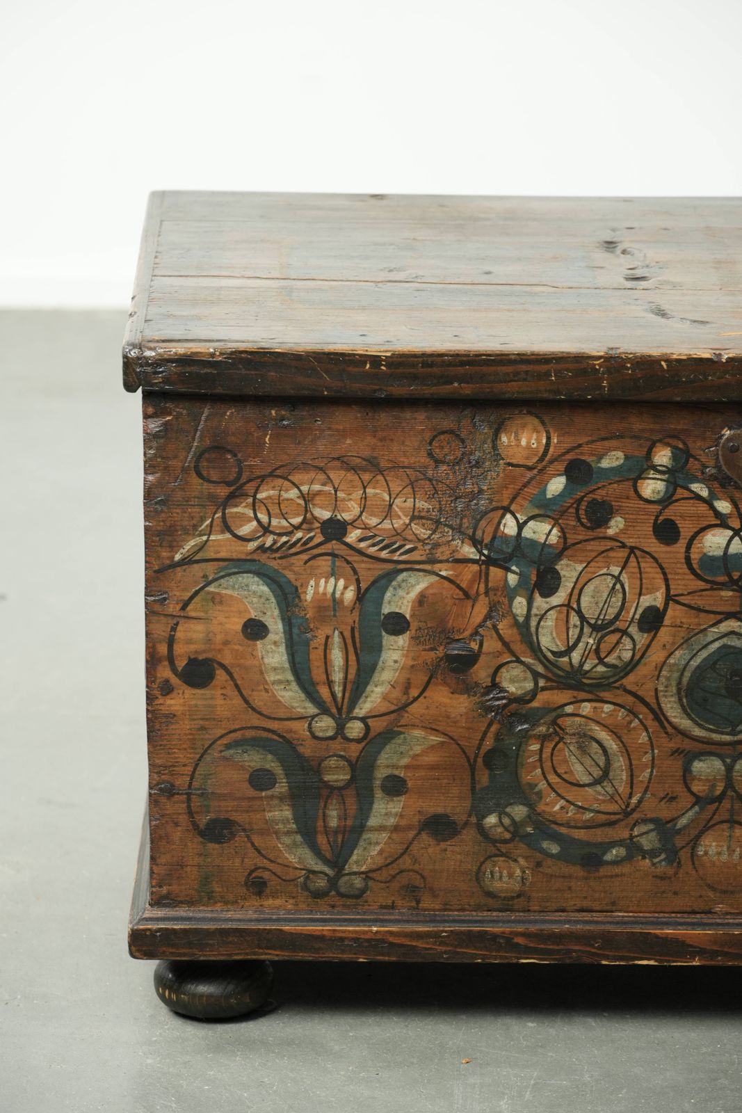 Furniture Subtle And Decorative Hand Painted Antique Austrian Bridal Chest With Character photo