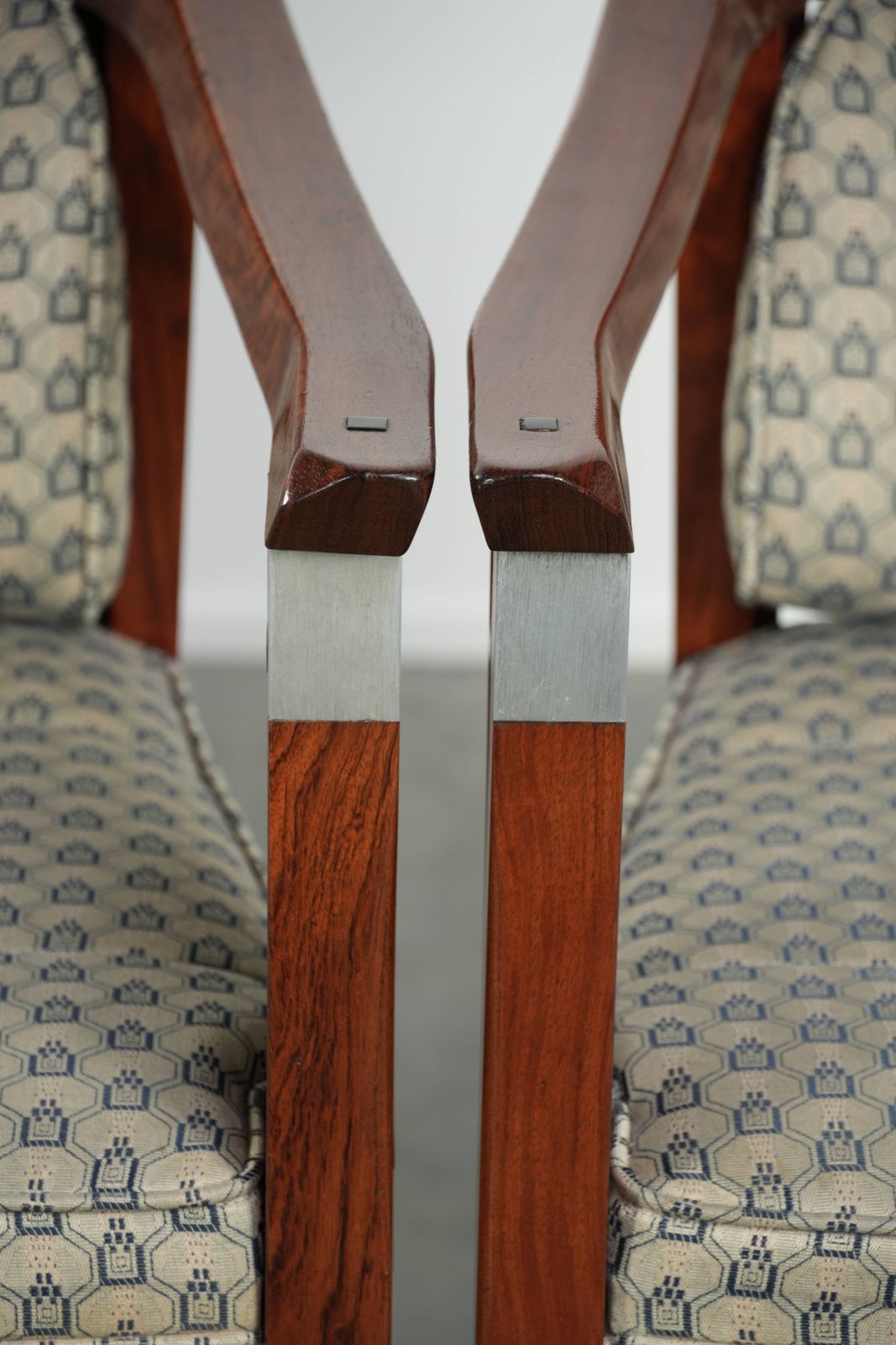 photo vintage Art Deco Eetkamerstoelen Van Schuitema Uit De Decoforma Serie – In Zeer Goede Staat Met Luxe Stoffen Bekleding.