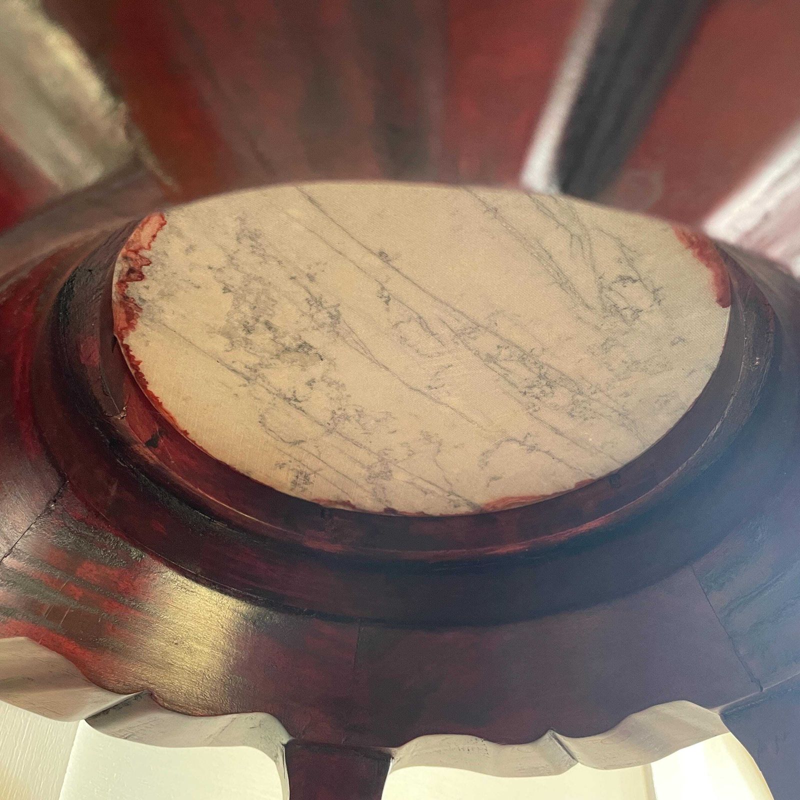 photo vinterior Antique Oriental Plant Stand Table Carved Wooden Marble Top Chinese Sculpture Carved Display Floral Carving Round Accent Lamp Side Pedestal